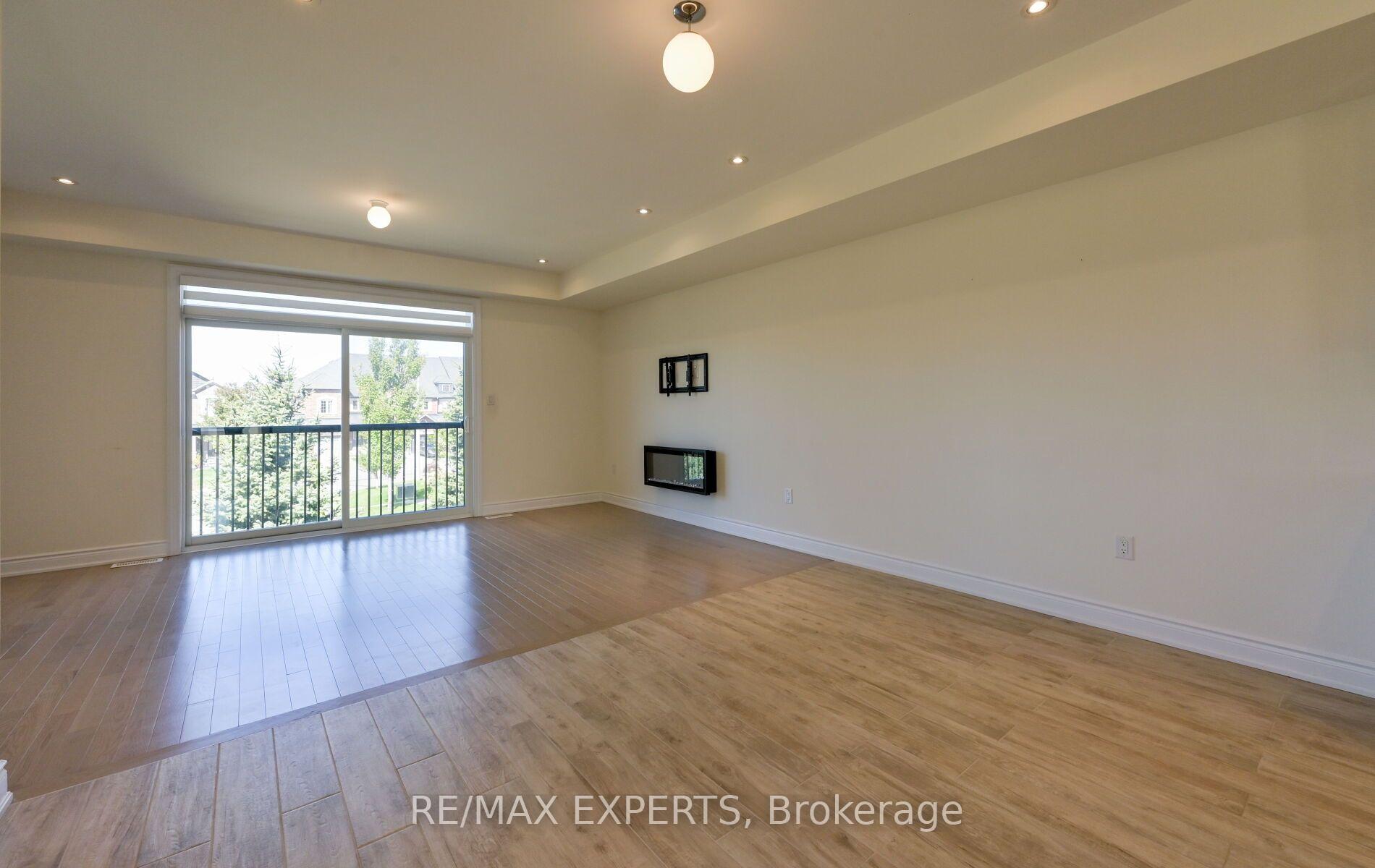 Photo 7 of 263 Tennant Circle, Vaughan, Vellore Village — HOMEH