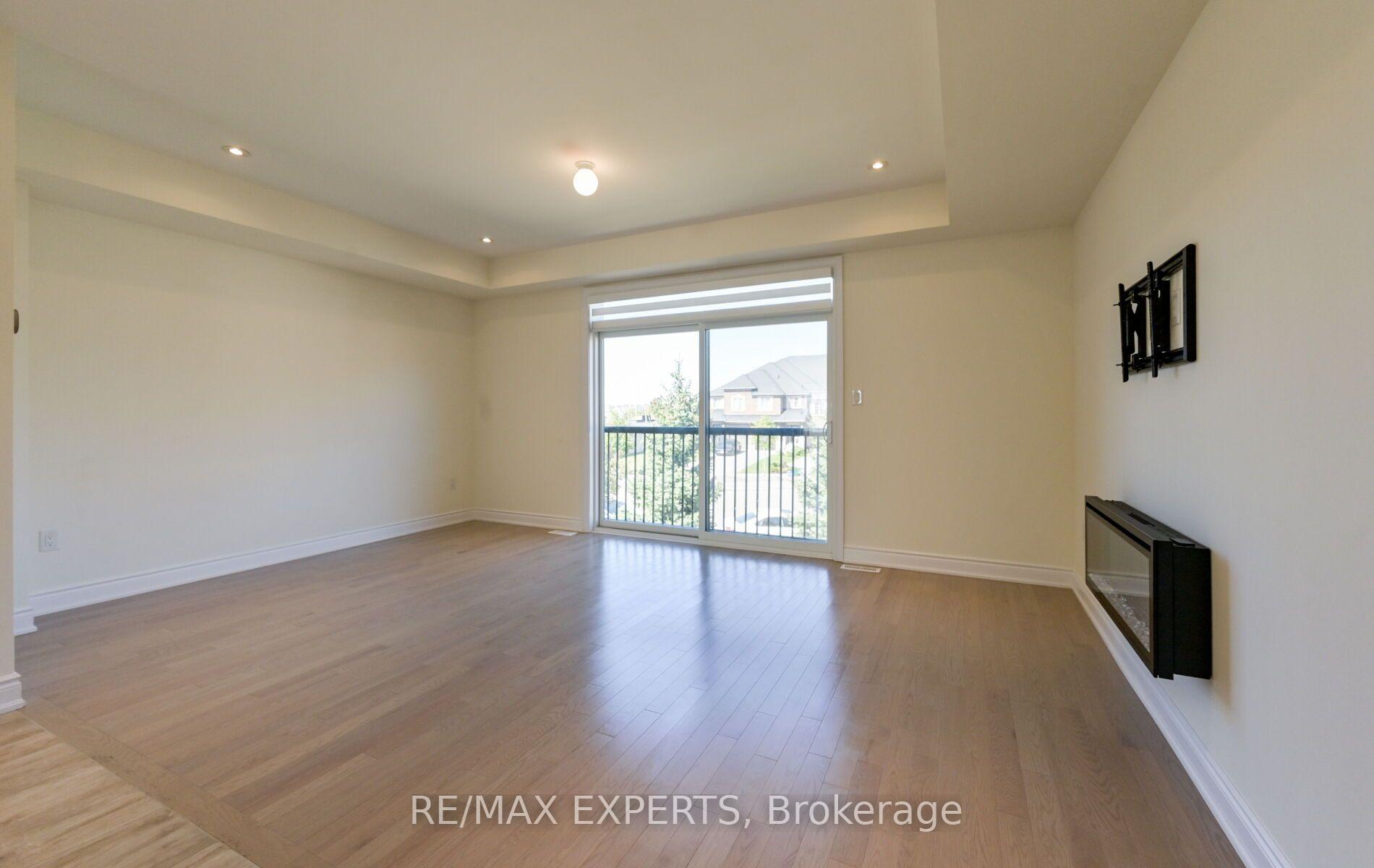 Photo 8 of 263 Tennant Circle, Vaughan, Vellore Village — HOMEH