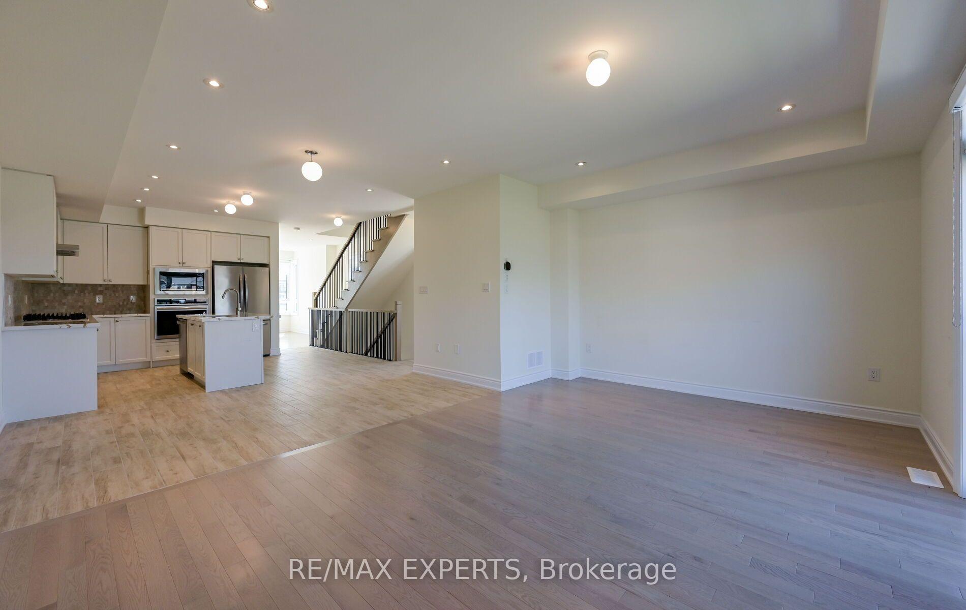 Photo 9 of 263 Tennant Circle, Vaughan, Vellore Village — HOMEH