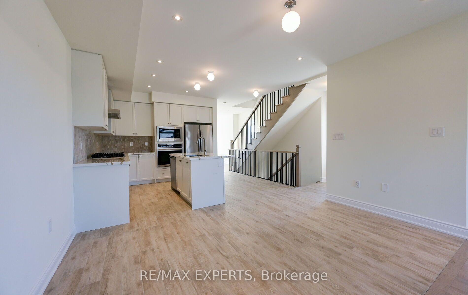 Photo 10 of 263 Tennant Circle, Vaughan, Vellore Village — HOMEH