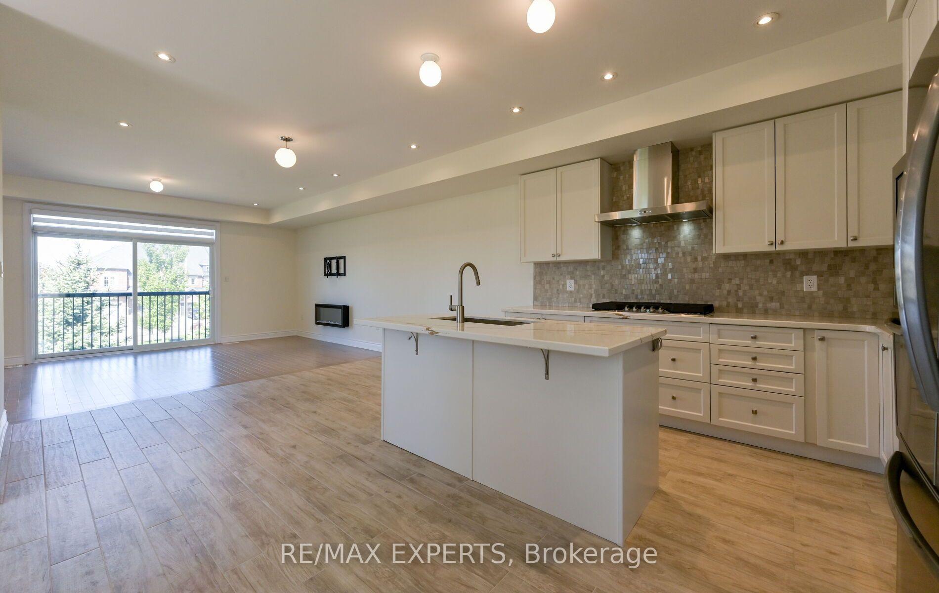 Photo 12 of 263 Tennant Circle, Vaughan, Vellore Village — HOMEH