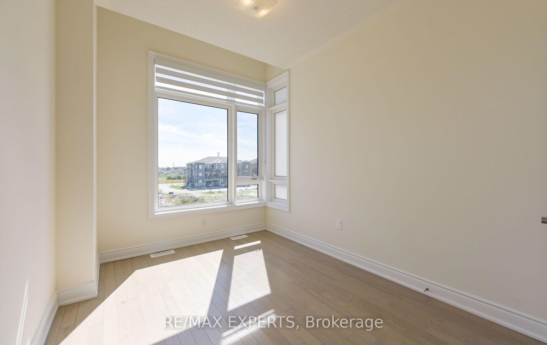 Photo 26 of 263 Tennant Circle, Vaughan, Vellore Village — HOMEH