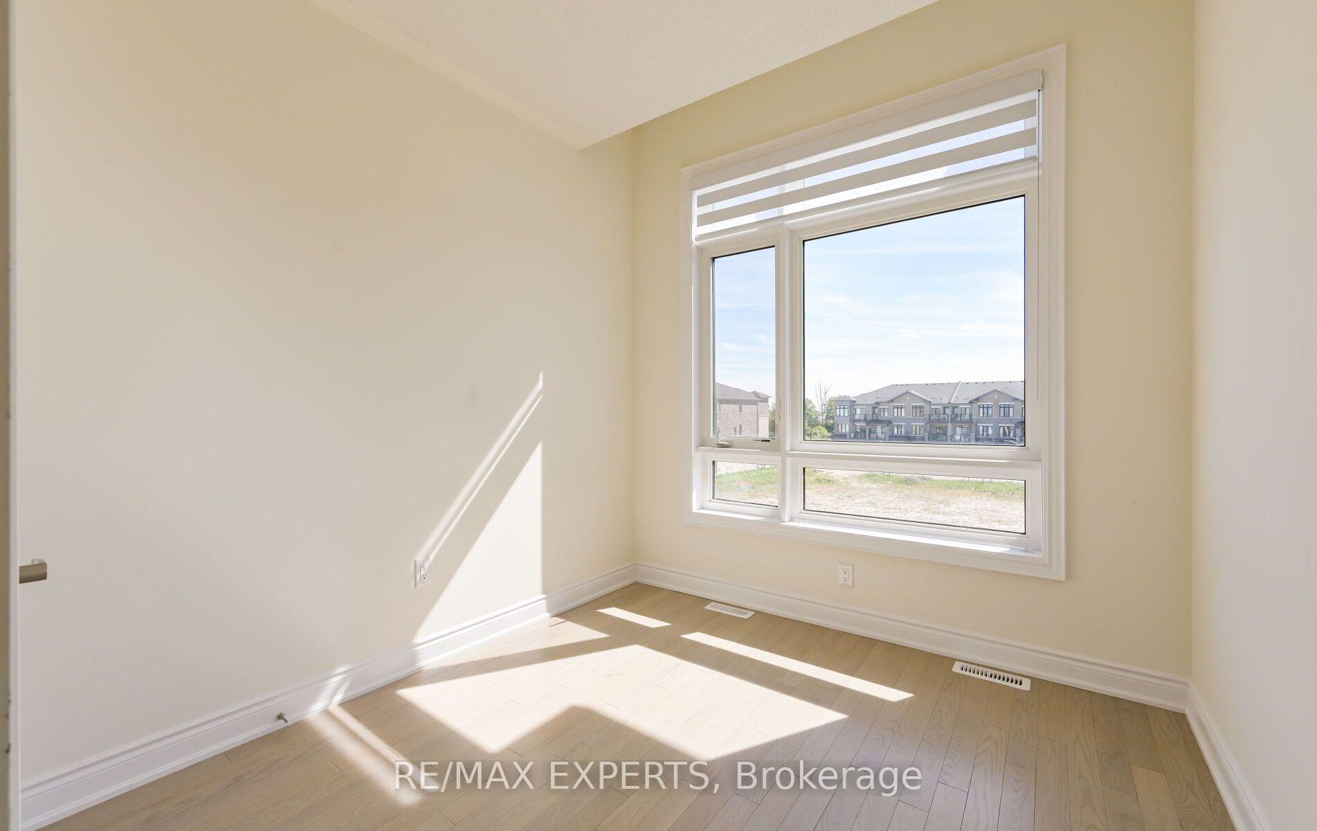 Photo 30 of 263 Tennant Circle, Vaughan, Vellore Village — HOMEH