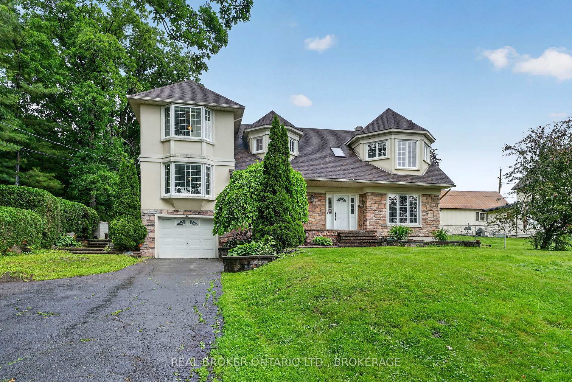 Photo 2 of 18445 Anderson Drive, South Glengarry, South Glengarry (Charlottenburgh) Twp — HOMEH
