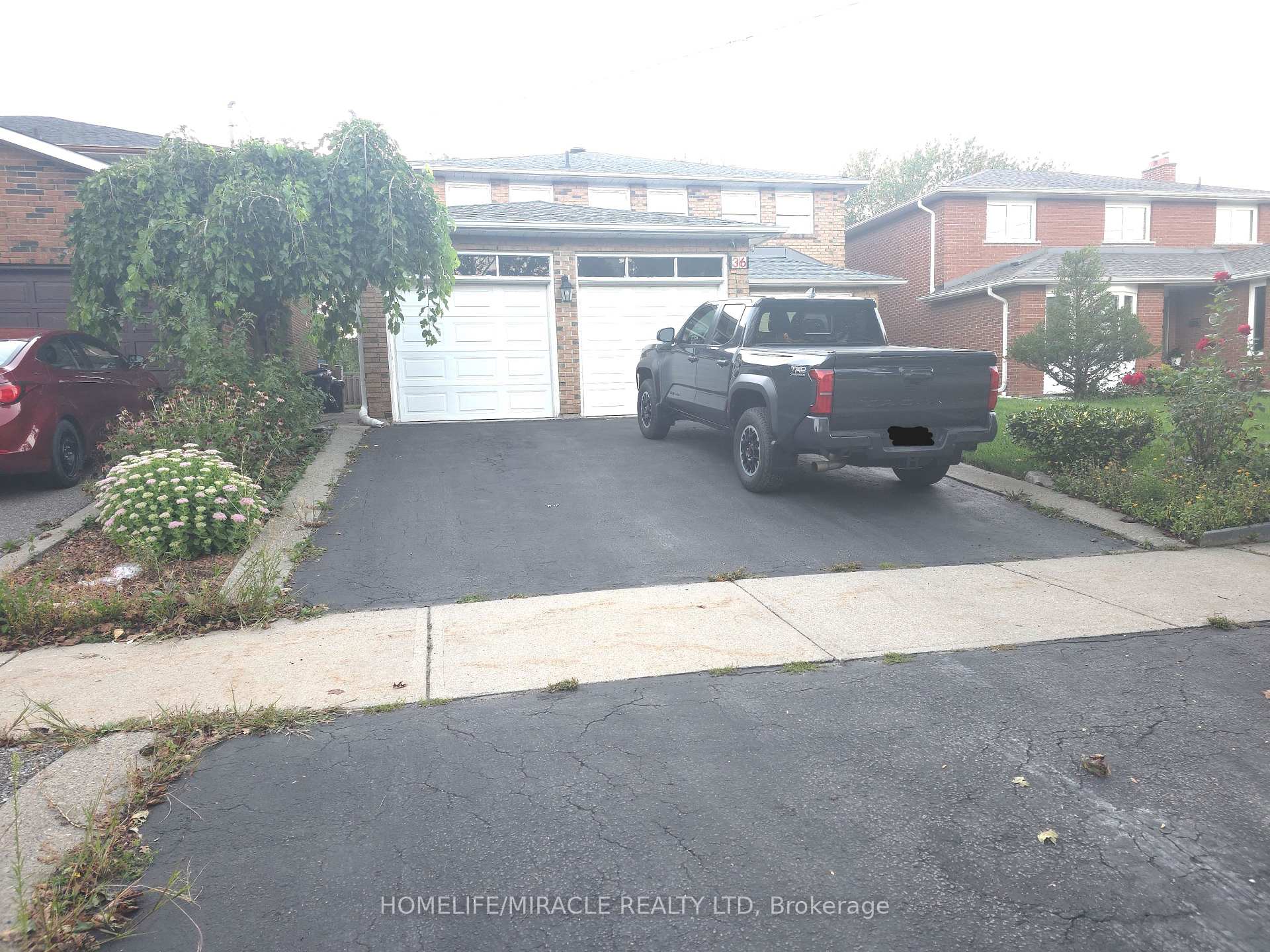 Photo 2 of 36 Kearney Drive, Etobicoke, West Humber-Clairville — HOMEH