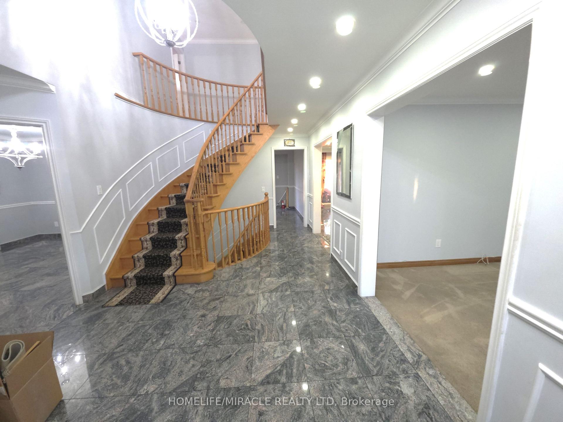 Photo 3 of 36 Kearney Drive, Etobicoke, West Humber-Clairville — HOMEH
