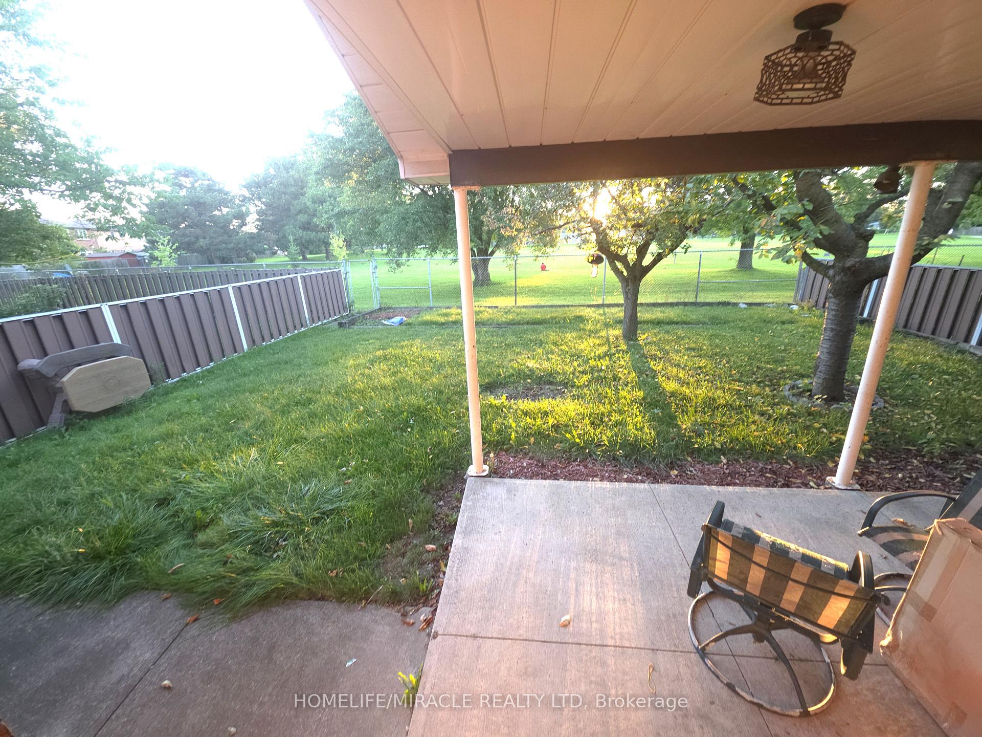 Photo 17 of 36 Kearney Drive, Etobicoke, West Humber-Clairville — HOMEH