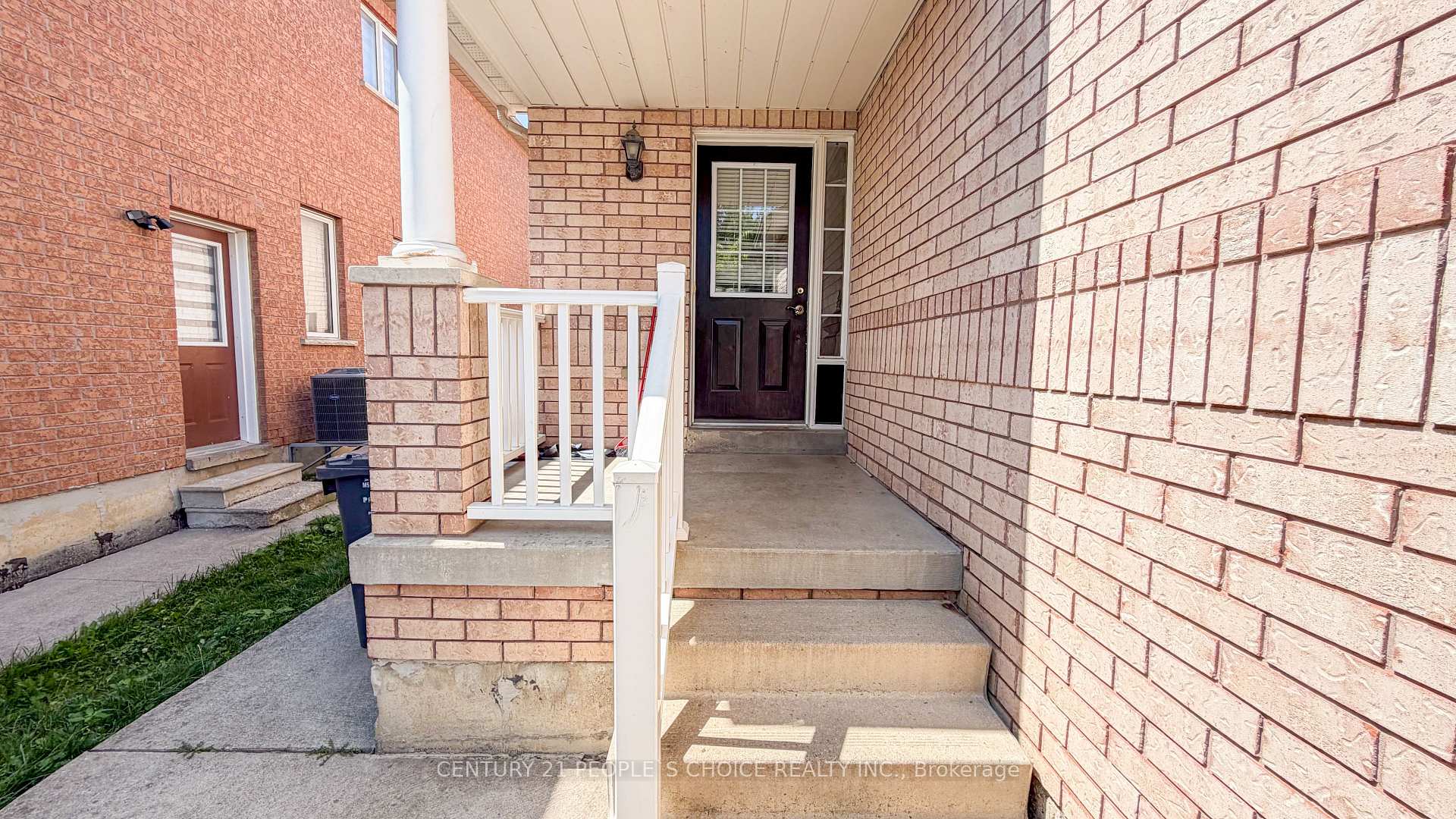 Photo 5 of 20 Belinda Drive, Brampton, Fletcher's Meadow — HOMEH