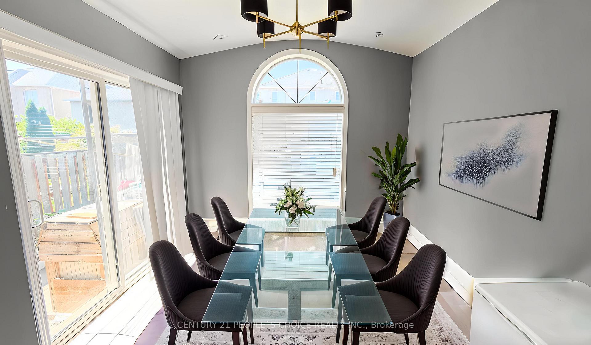 Photo 7 of 20 Belinda Drive, Brampton, Fletcher's Meadow — HOMEH