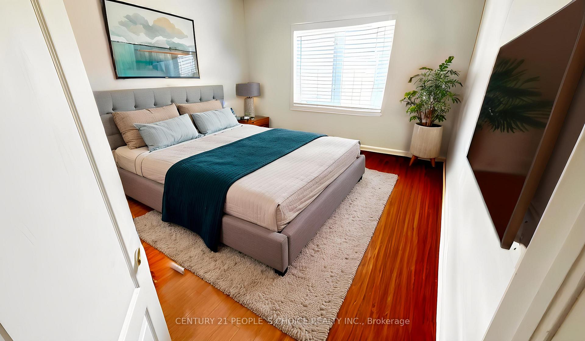 Photo 12 of 20 Belinda Drive, Brampton, Fletcher's Meadow — HOMEH