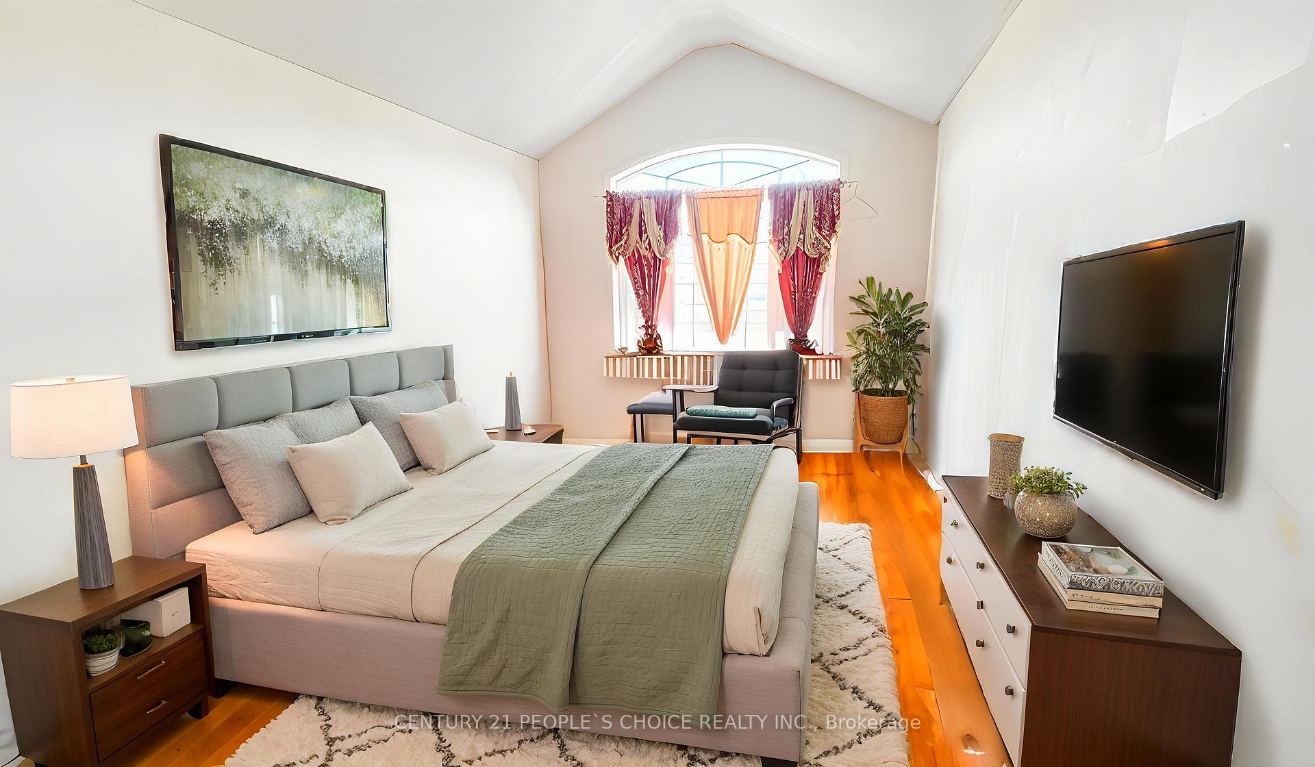 Photo 14 of 20 Belinda Drive, Brampton, Fletcher's Meadow — HOMEH