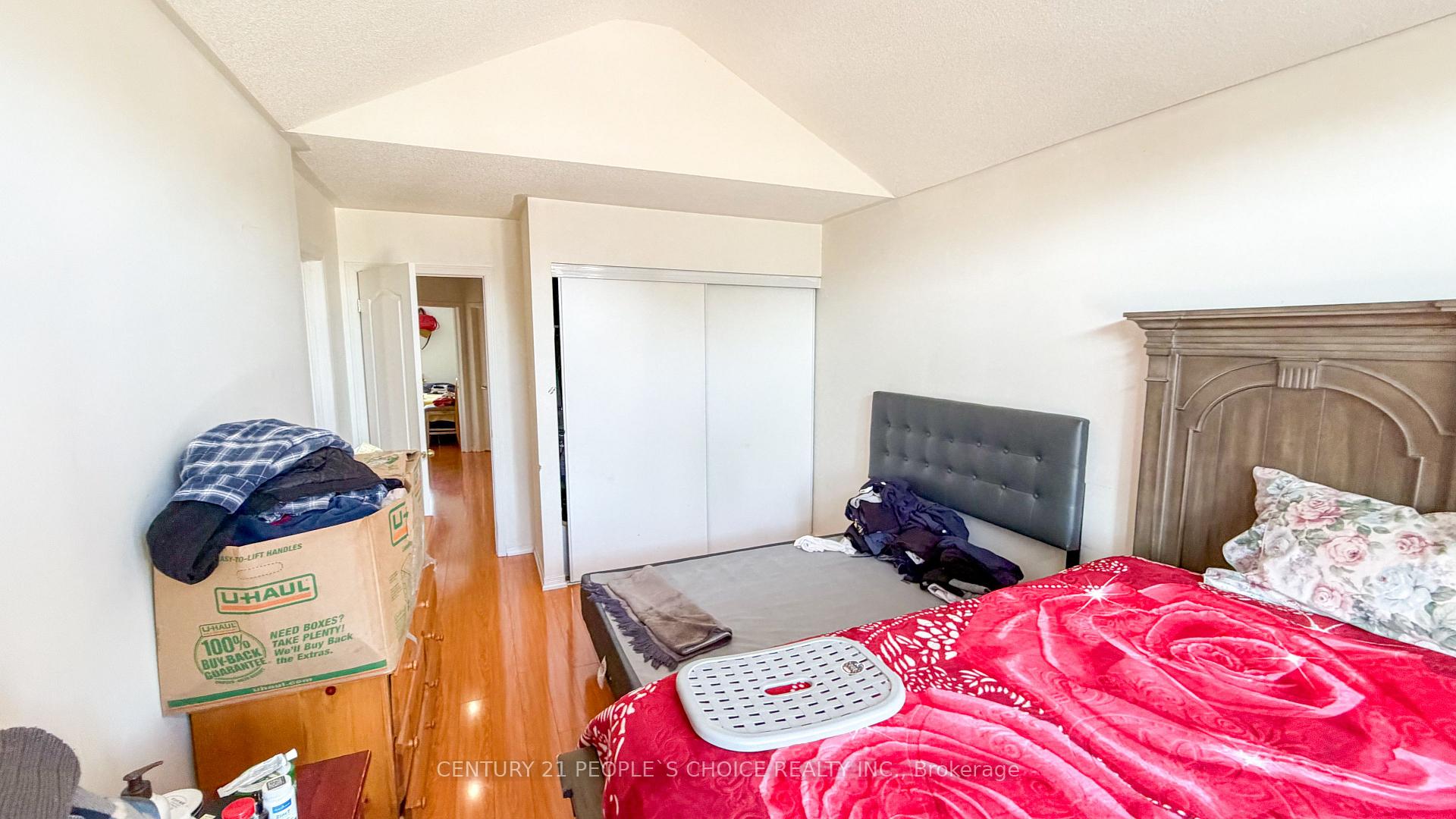 Photo 23 of 20 Belinda Drive, Brampton, Fletcher's Meadow — HOMEH