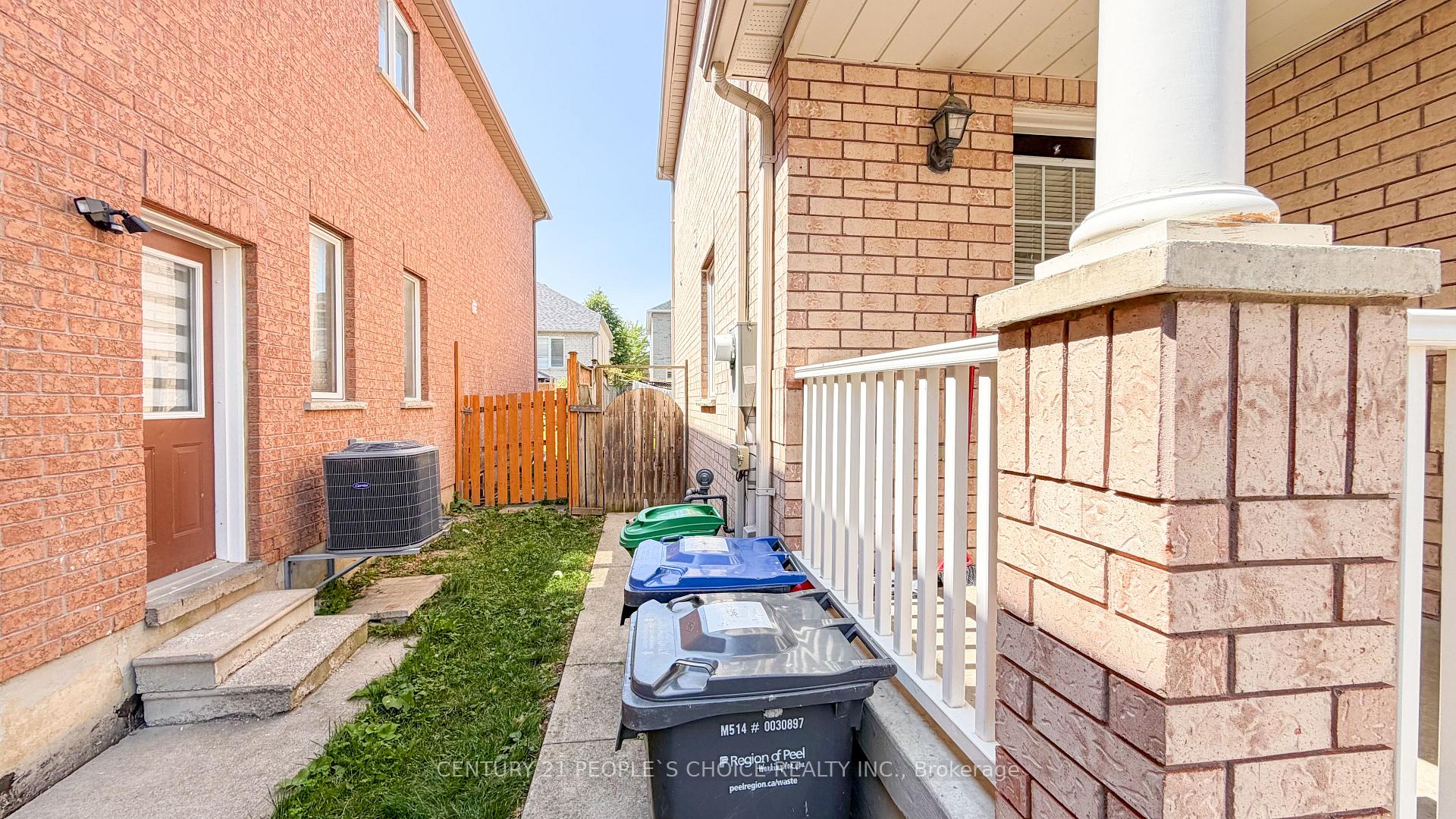 Photo 31 of 20 Belinda Drive, Brampton, Fletcher's Meadow — HOMEH