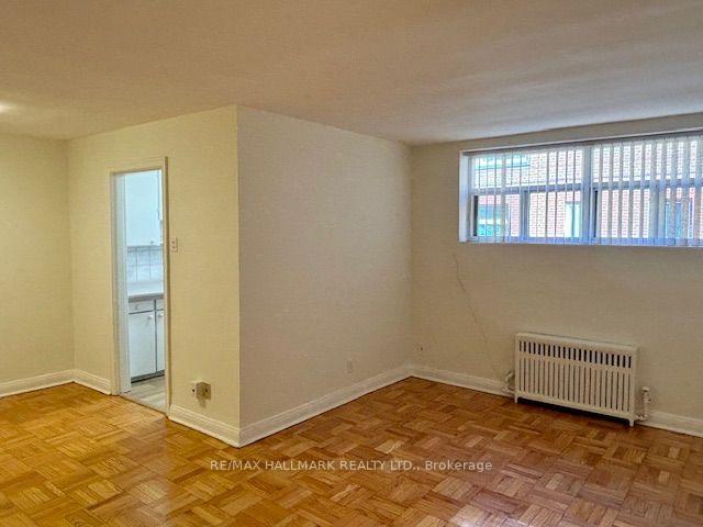Photo 2 of Unit B2, 11 Anglesey Boulevard, Etobicoke, Edenbridge-Humber Valley — HOMEH