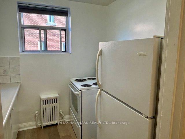 Photo 4 of Unit B2, 11 Anglesey Boulevard, Etobicoke, Edenbridge-Humber Valley — HOMEH