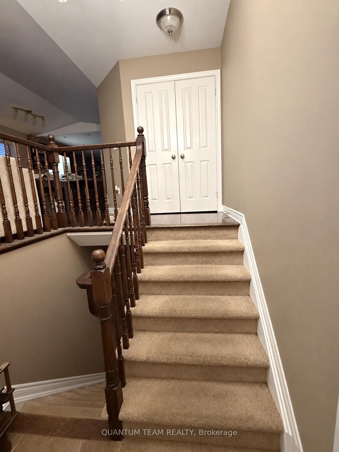 Photo 3 of Unit upper, 6547 Mary Drive, Niagara Falls, Forestview — HOMEH