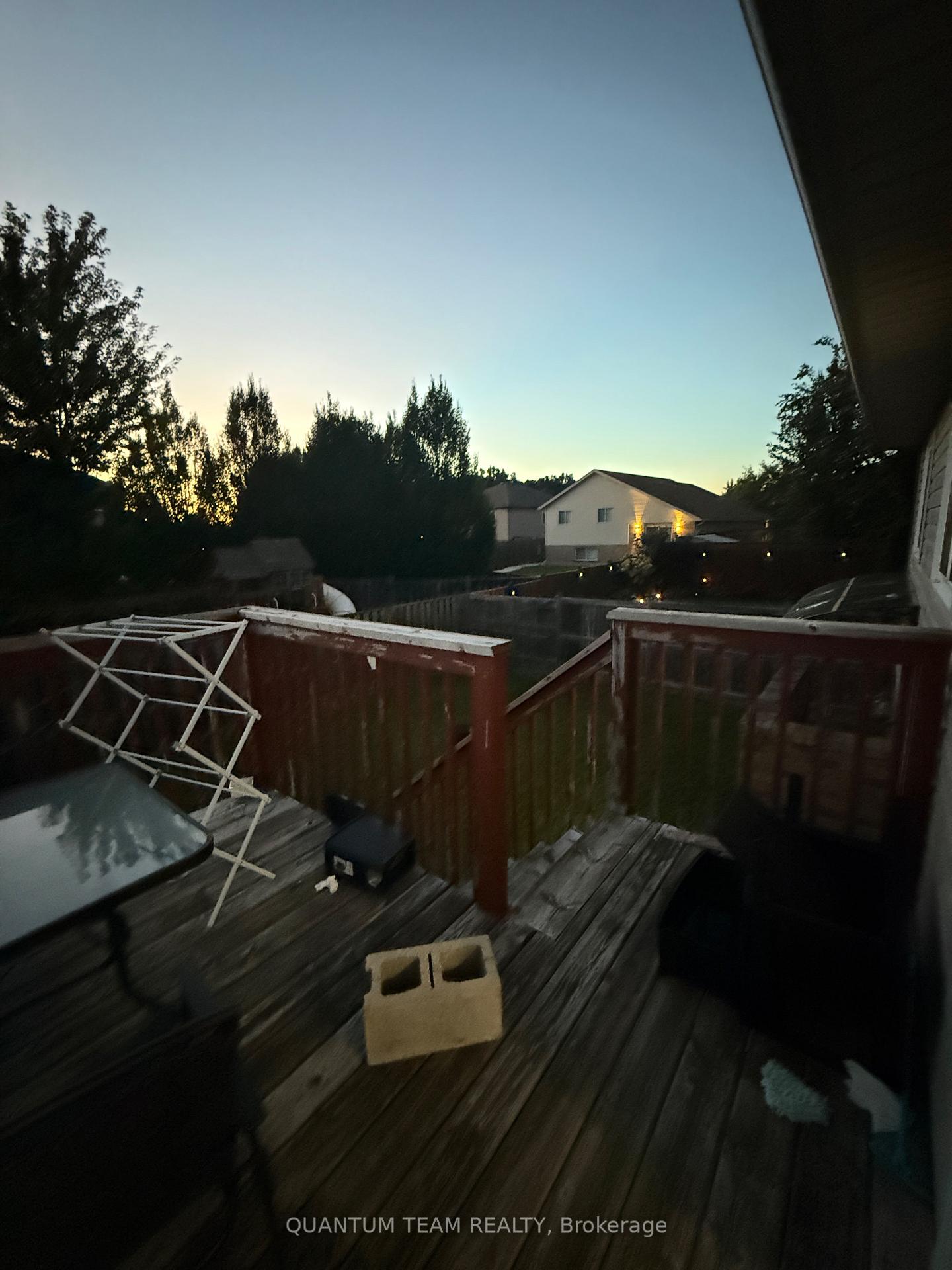 Photo 10 of Unit upper, 6547 Mary Drive, Niagara Falls, Forestview — HOMEH