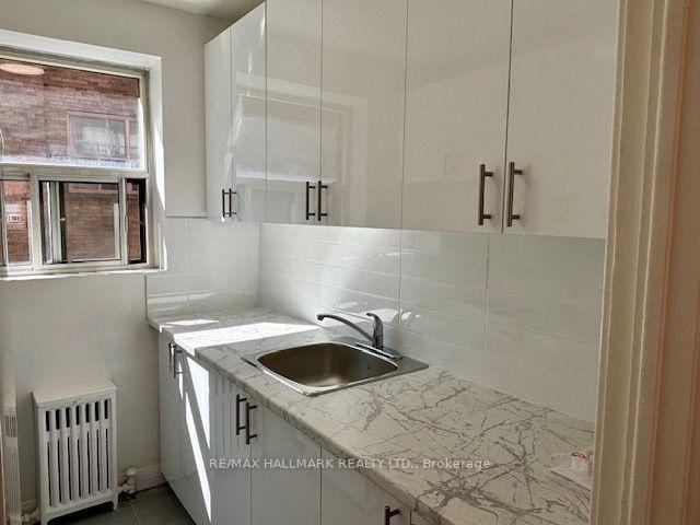 Photo 6 of Unit 110, 11 Anglesey Boulevard, Etobicoke, Edenbridge-Humber Valley — HOMEH