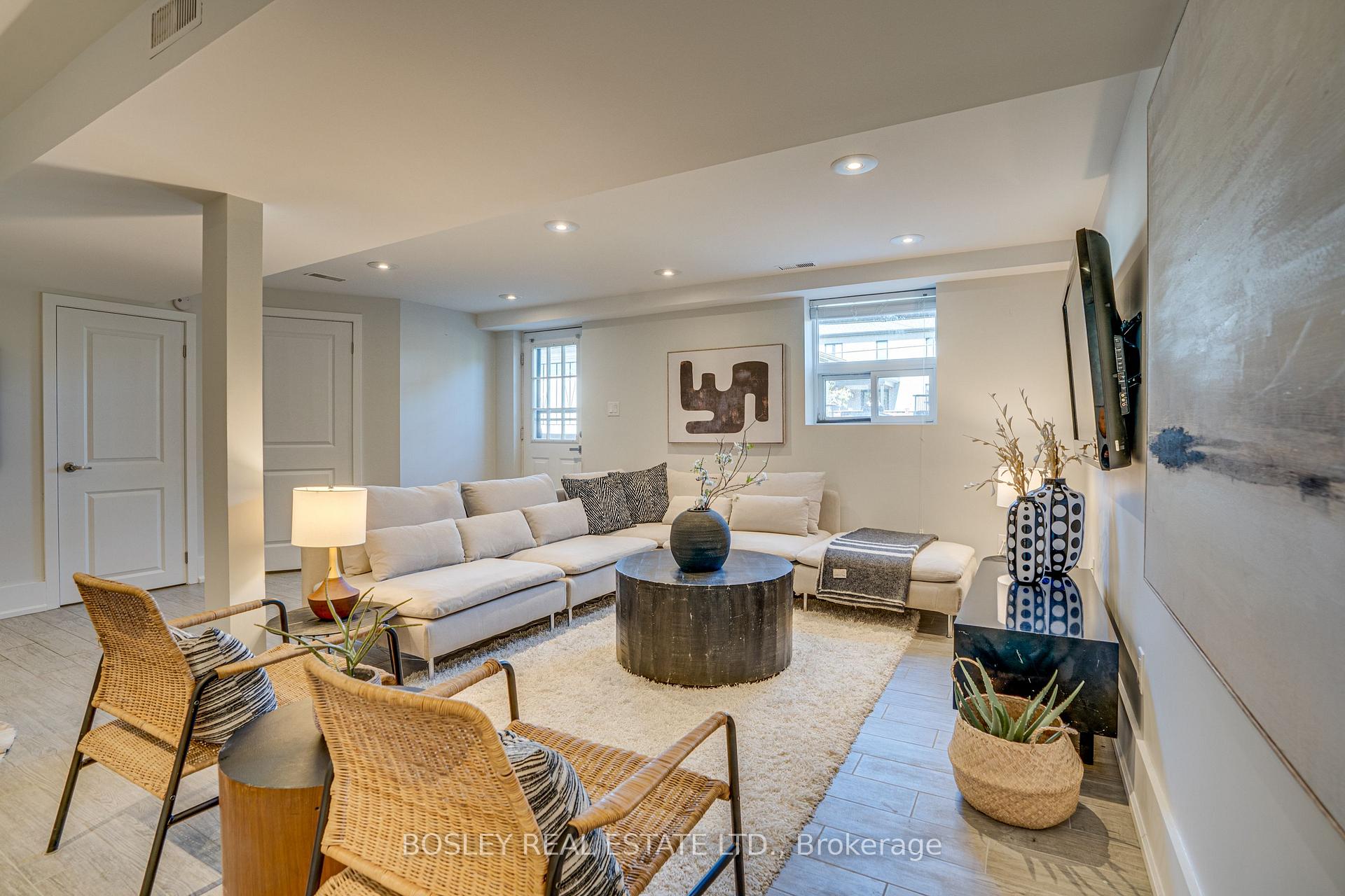 Photo 34 of 74 Raven Road, North York, Rustic — HOMEH