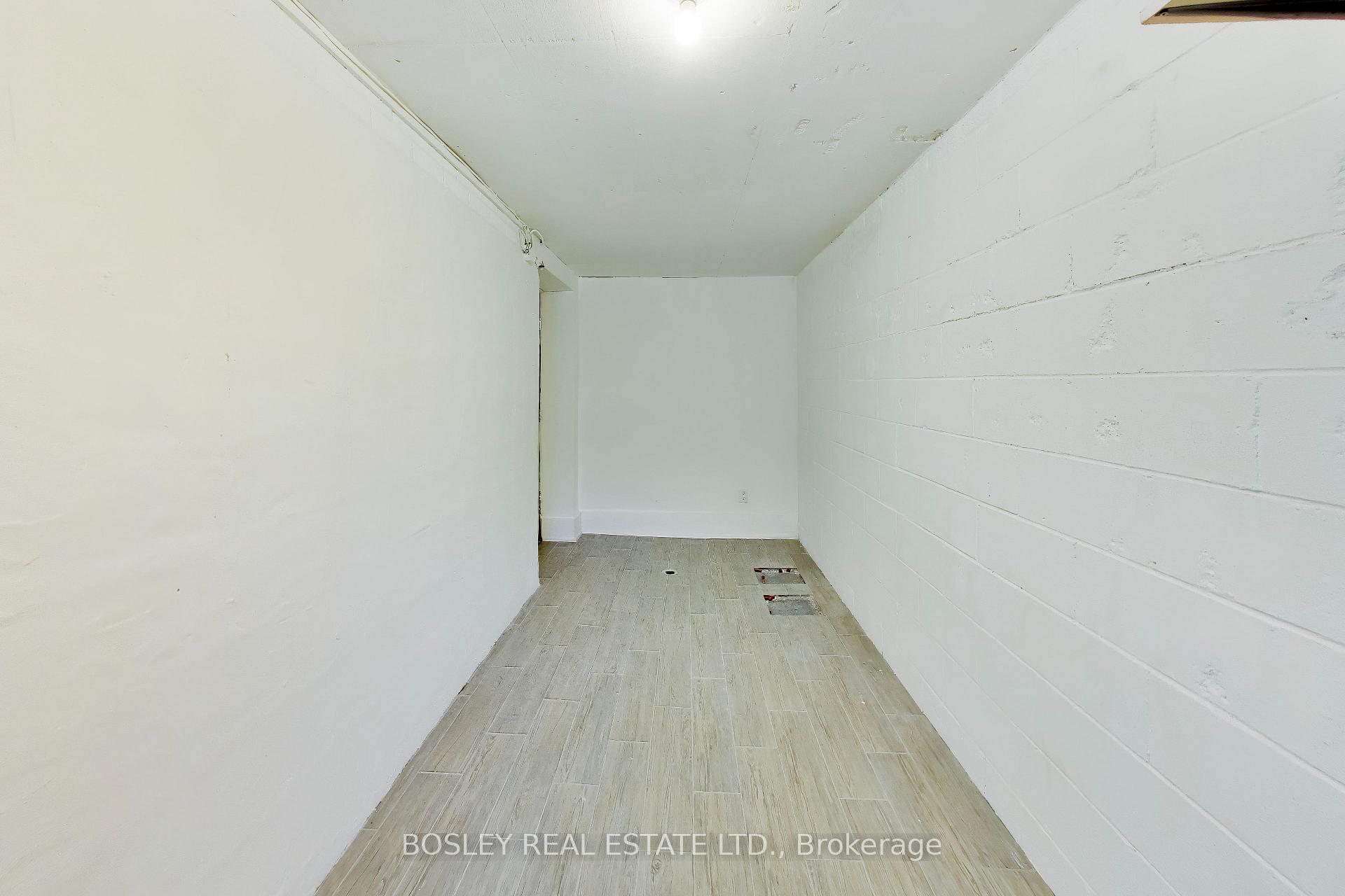 Photo 39 of 74 Raven Road, North York, Rustic — HOMEH