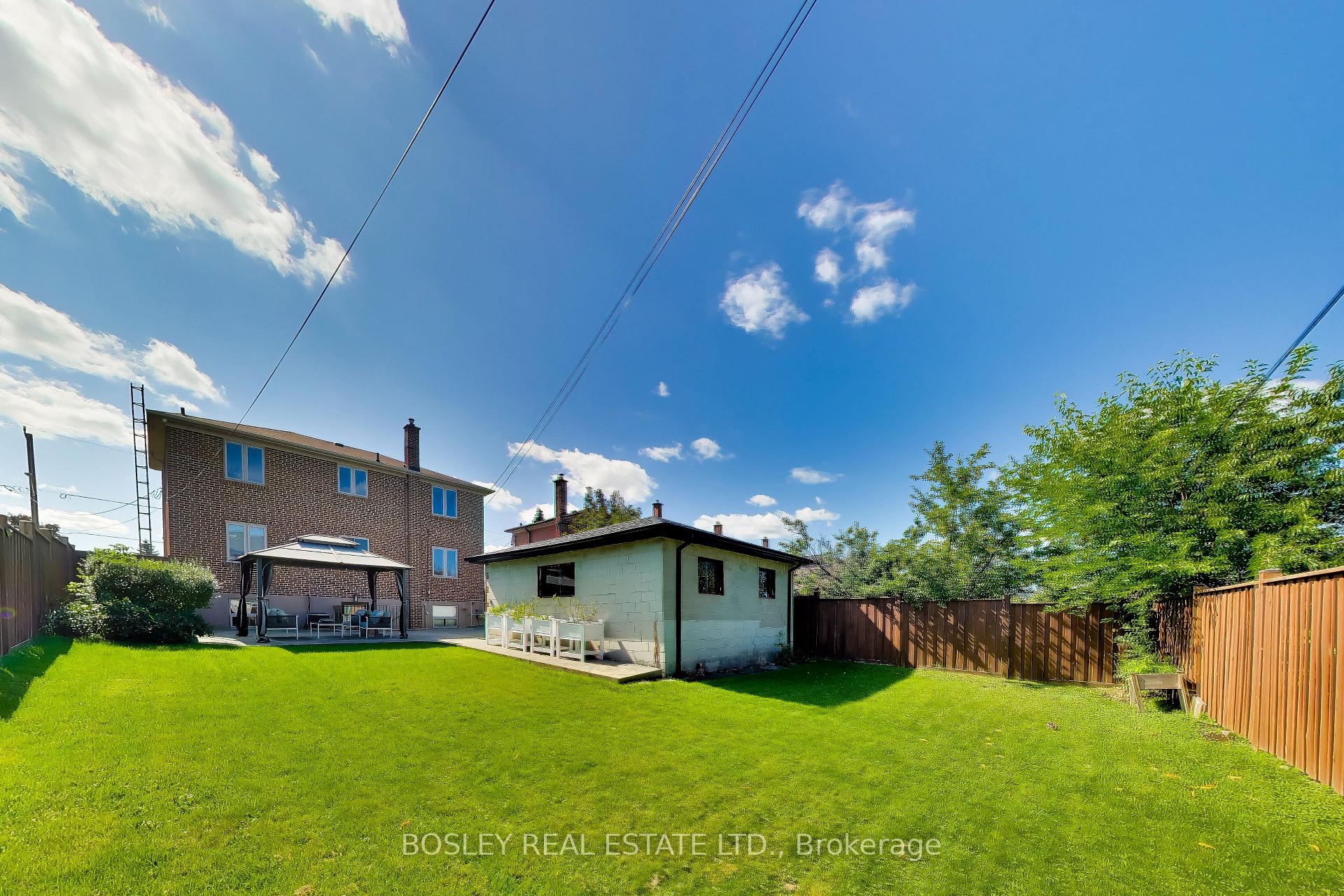 Photo 44 of 74 Raven Road, North York, Rustic — HOMEH