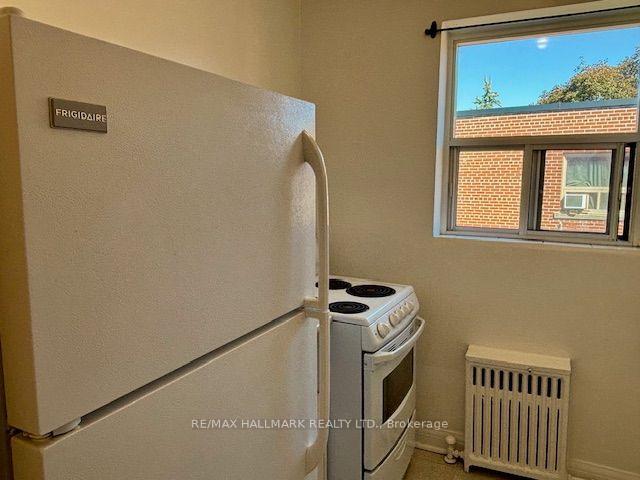 Photo 5 of Unit 305, 11 Anglesey Boulevard, Etobicoke, Edenbridge-Humber Valley — HOMEH