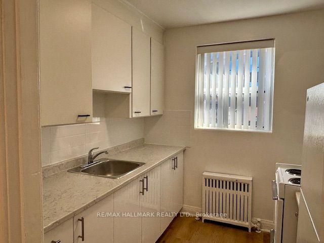 Photo 4 of Unit 308, 11 Anglesey Boulevard, Etobicoke, Edenbridge-Humber Valley — HOMEH