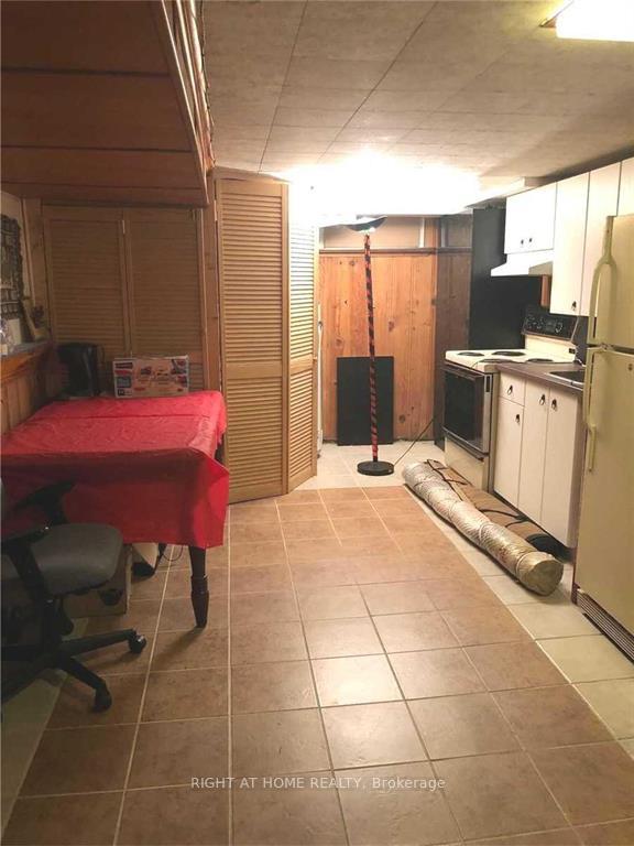 Photo 5 of 1 Rialto Drive, North York, Parkwoods-Donalda — HOMEH