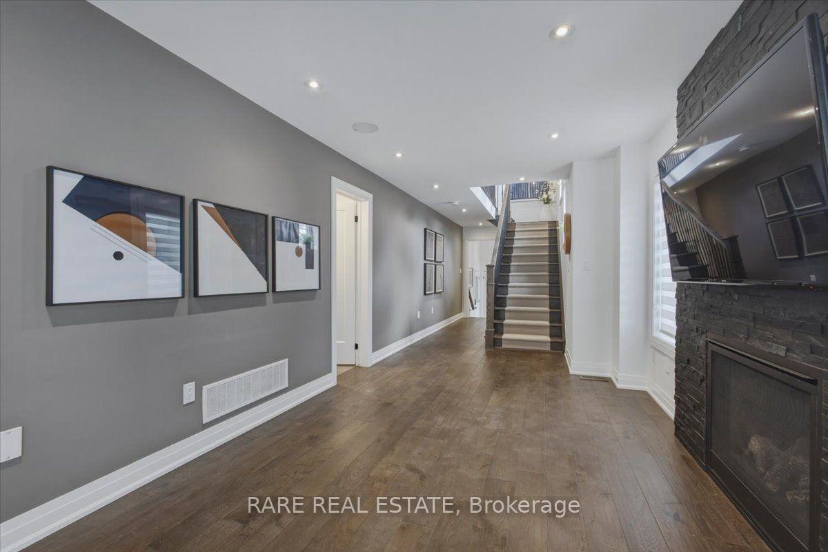 Photo 33 of 89 William Durie Way, North York, Newtonbrook West — HOMEH