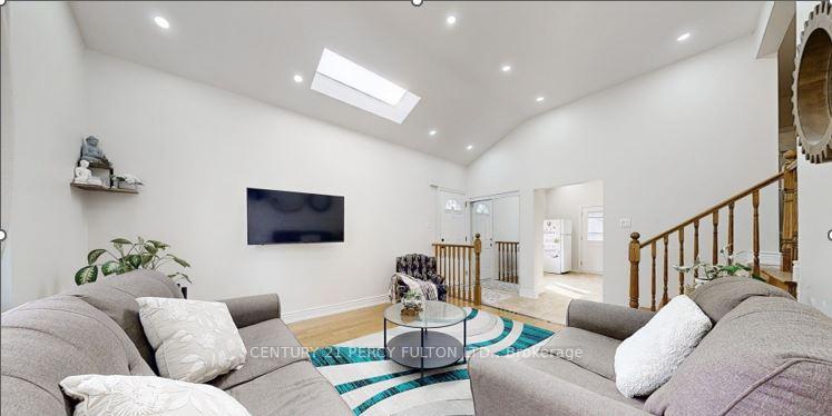 Photo 6 of 140 Benleigh Drive, Scarborough, Woburn — HOMEH
