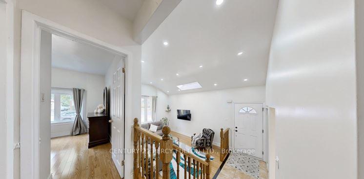 Photo 13 of 140 Benleigh Drive, Scarborough, Woburn — HOMEH
