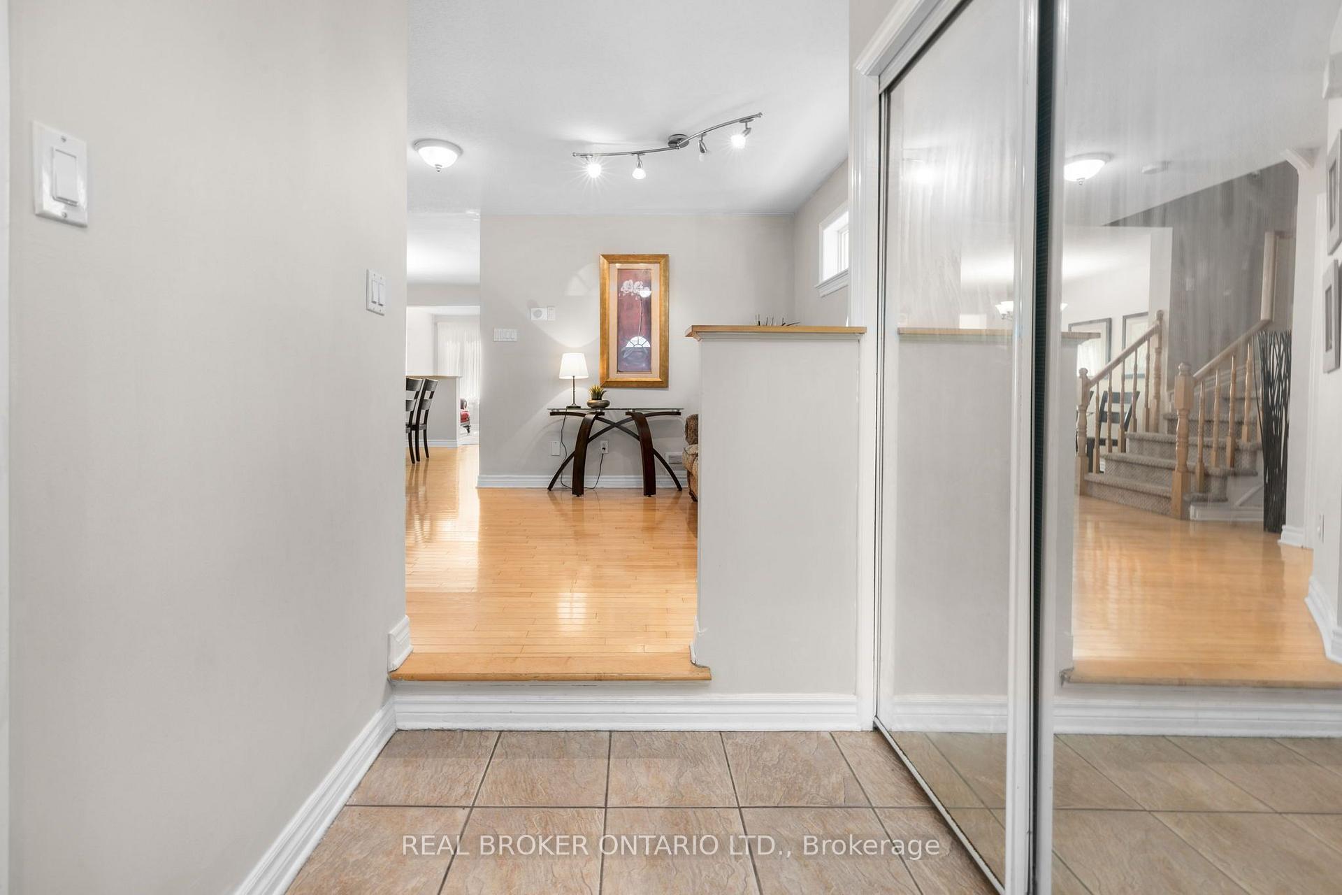 Photo 4 of 234 Deerfox Drive, Ottawa, Barrhaven - Longfields — HOMEH