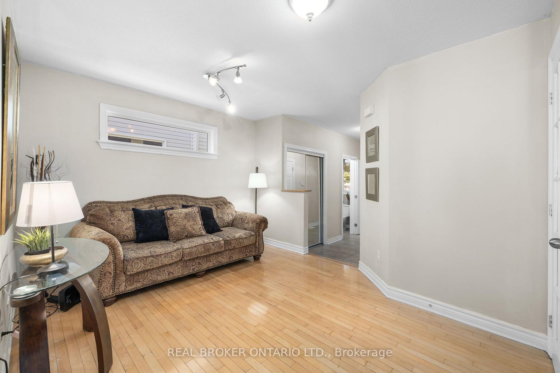 Photo 5 of 234 Deerfox Drive, Ottawa, Barrhaven - Longfields — HOMEH