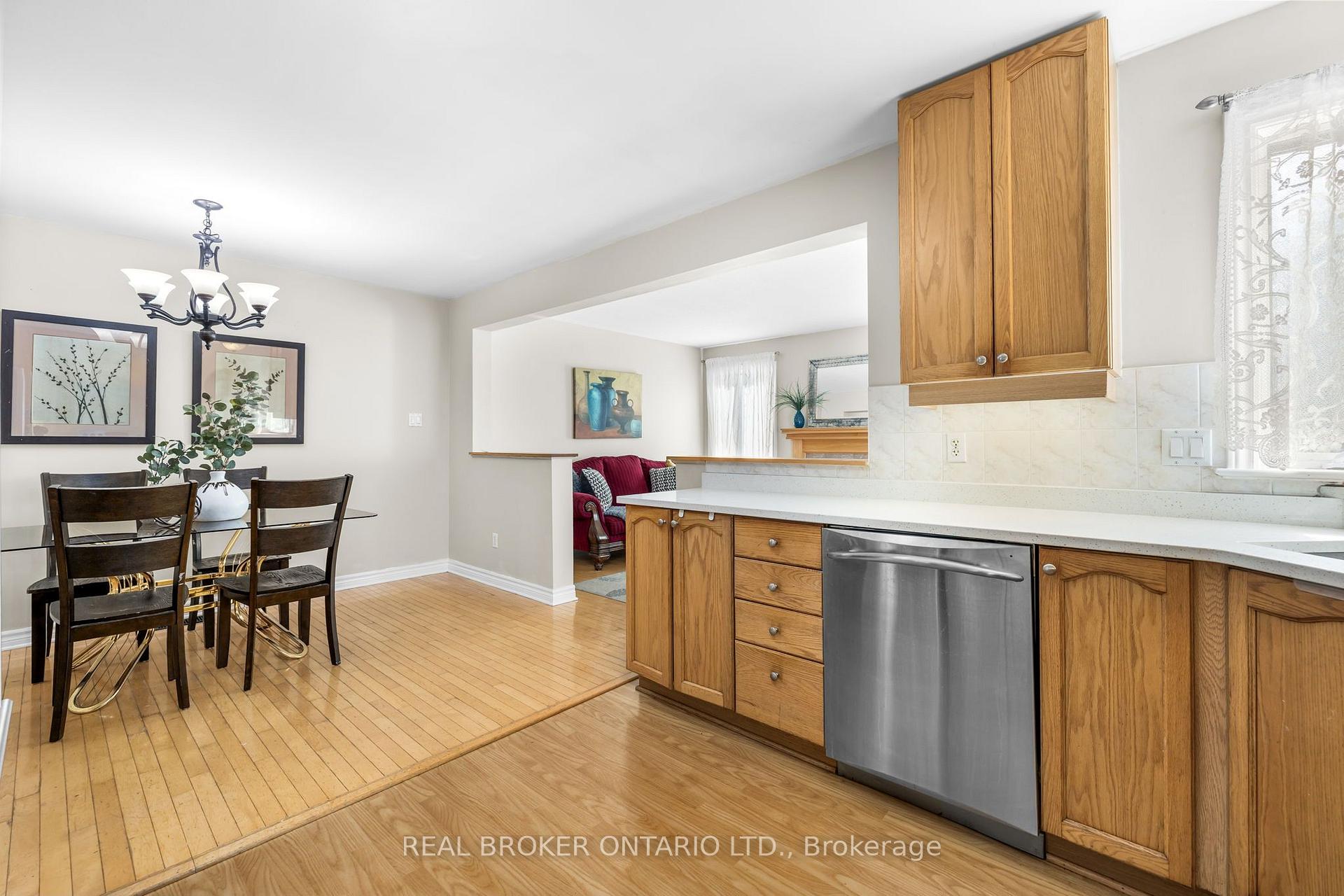 Photo 12 of 234 Deerfox Drive, Ottawa, Barrhaven - Longfields — HOMEH