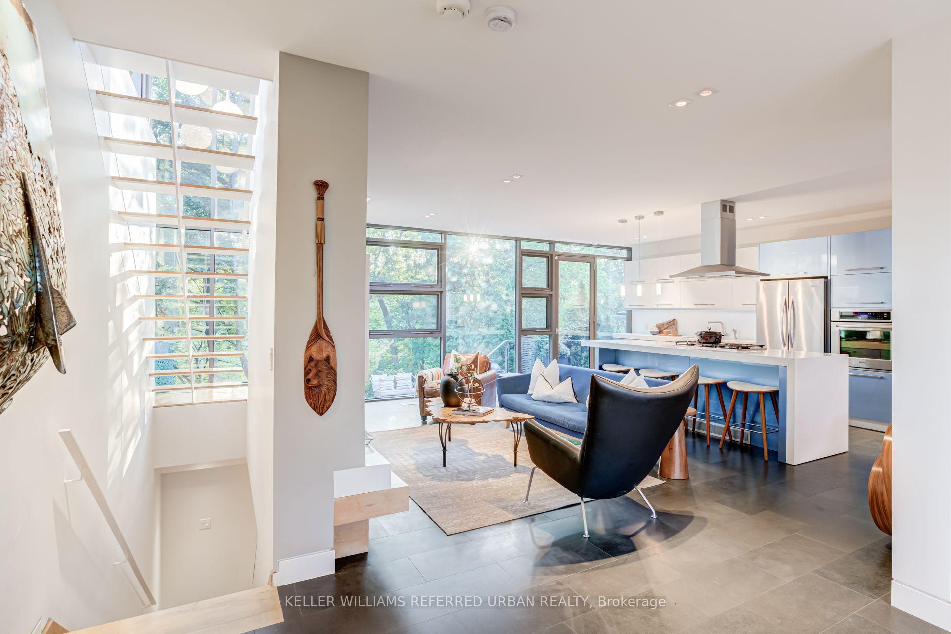 Photo 5 of 28 Beaucourt Road, Etobicoke, Stonegate-Queensway — HOMEH