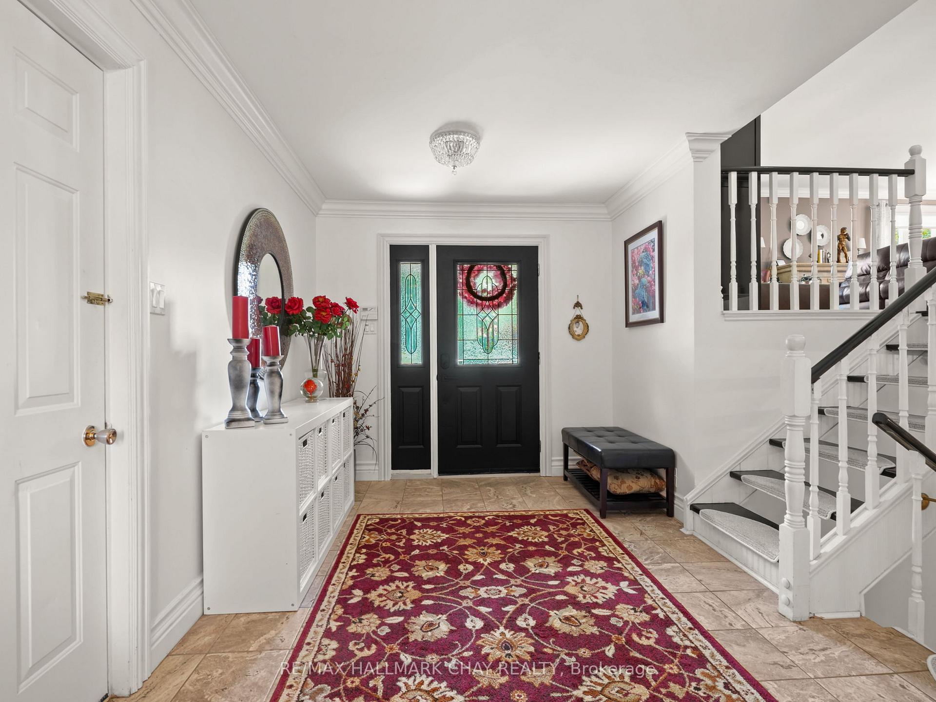 Photo 7 of 20 Downer Crescent, Wasaga Beach — HOMEH