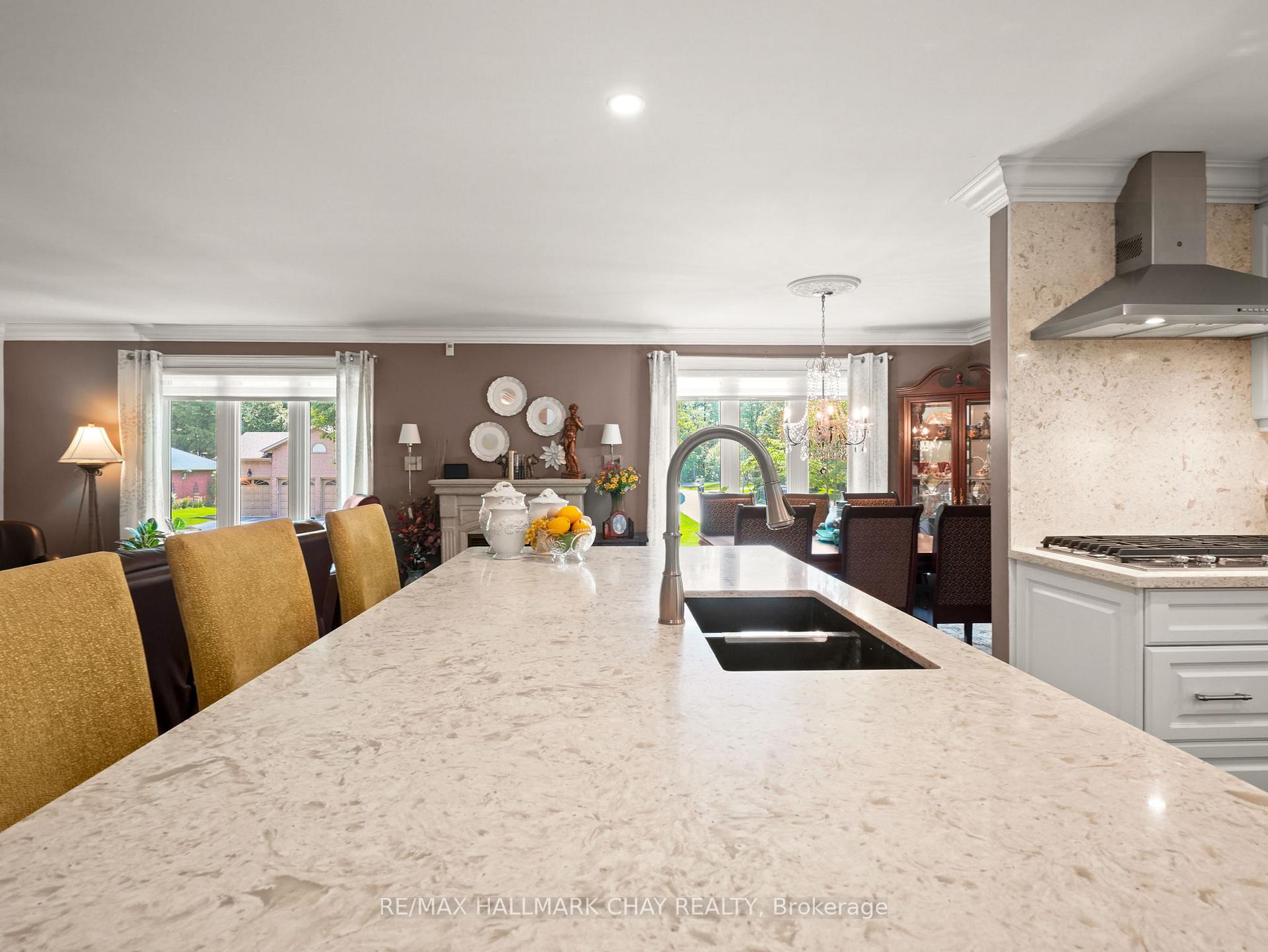 Photo 14 of 20 Downer Crescent, Wasaga Beach — HOMEH
