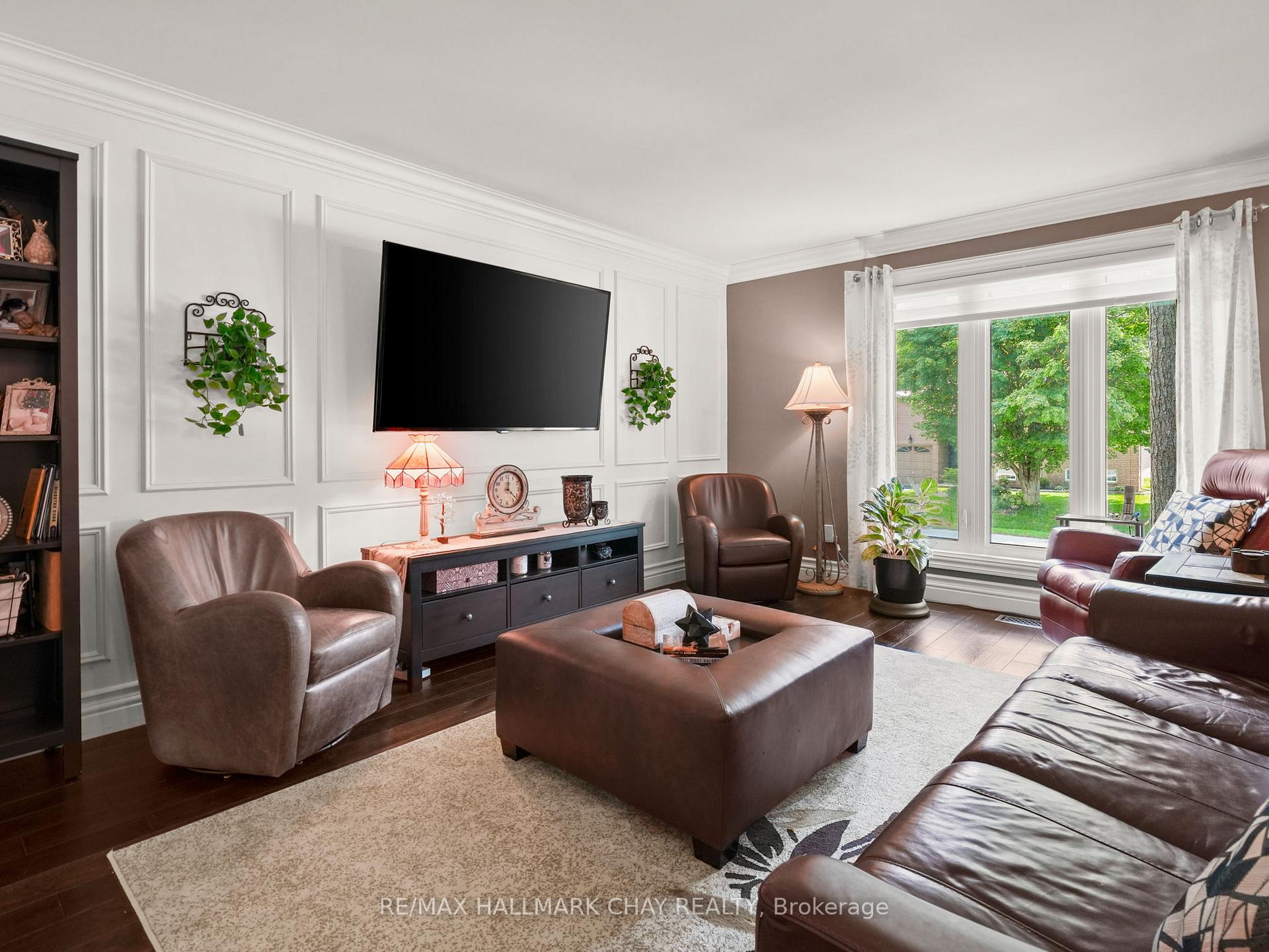 Photo 15 of 20 Downer Crescent, Wasaga Beach — HOMEH