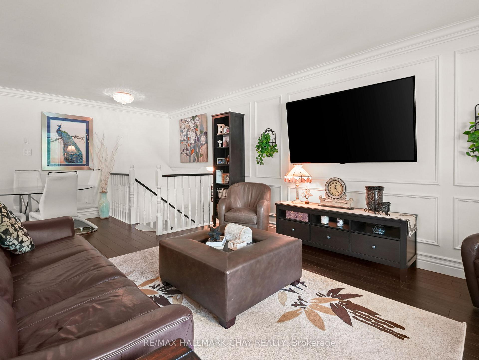 Photo 16 of 20 Downer Crescent, Wasaga Beach — HOMEH
