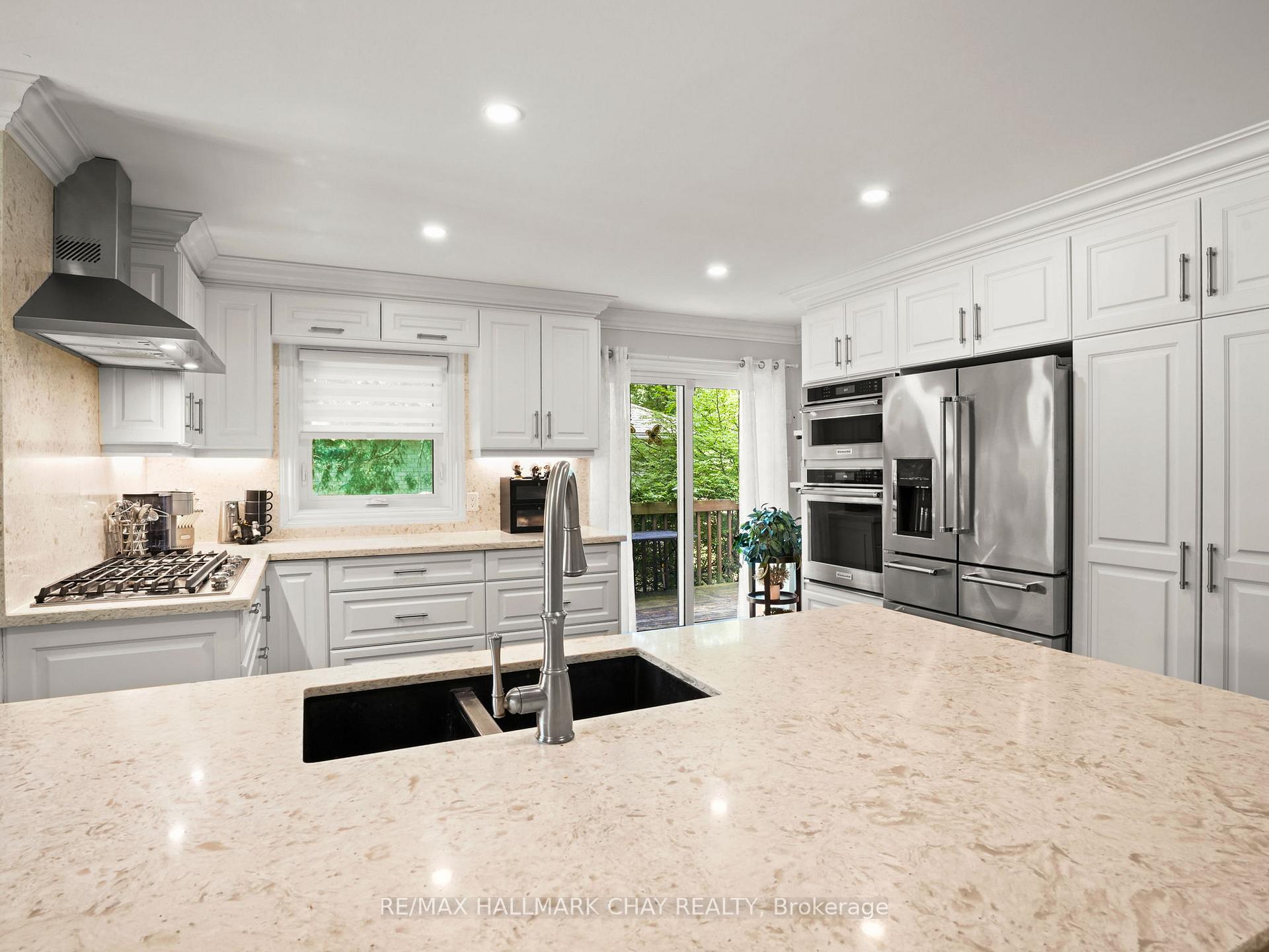 Photo 21 of 20 Downer Crescent, Wasaga Beach — HOMEH
