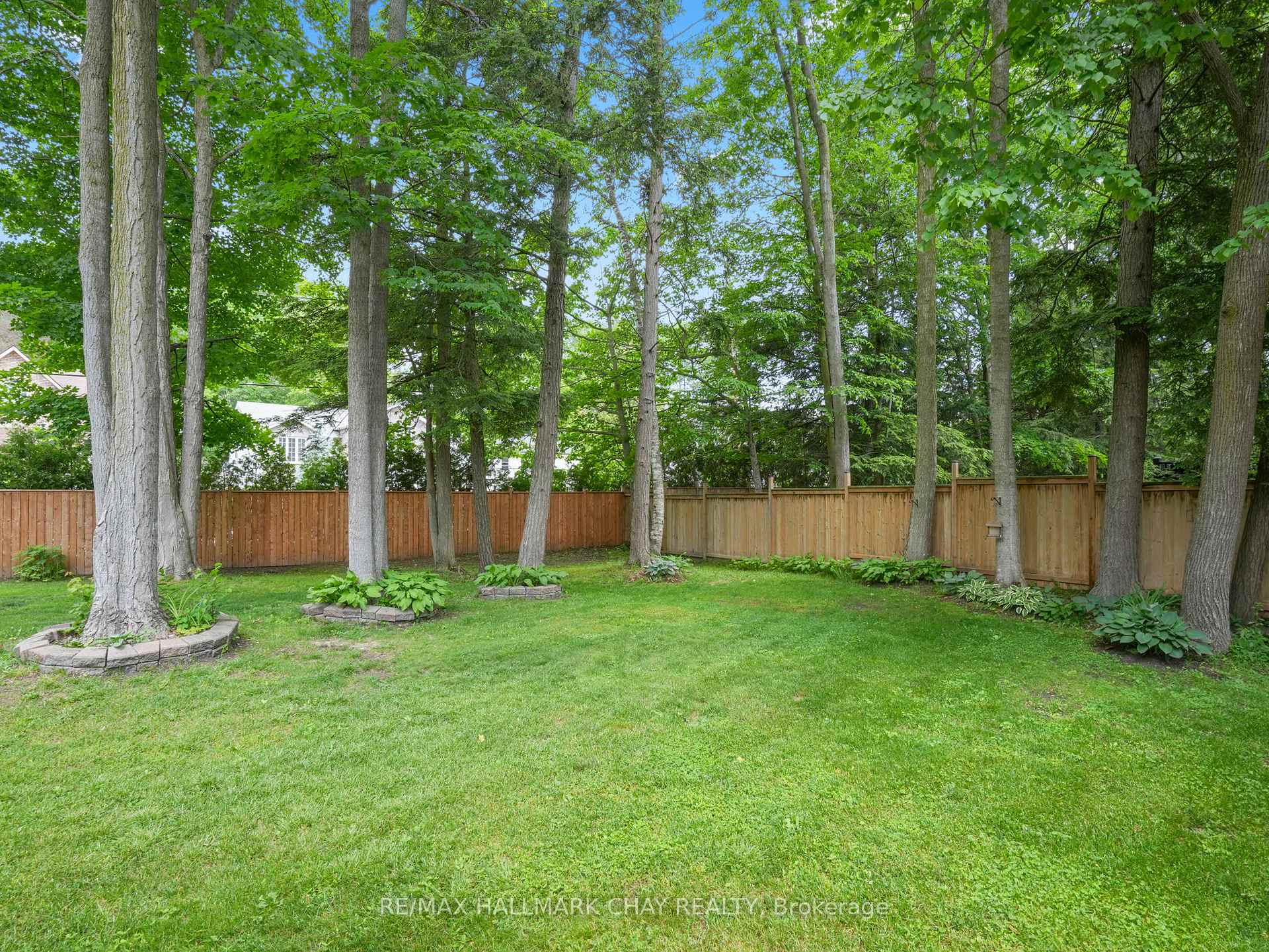 Photo 45 of 20 Downer Crescent, Wasaga Beach — HOMEH