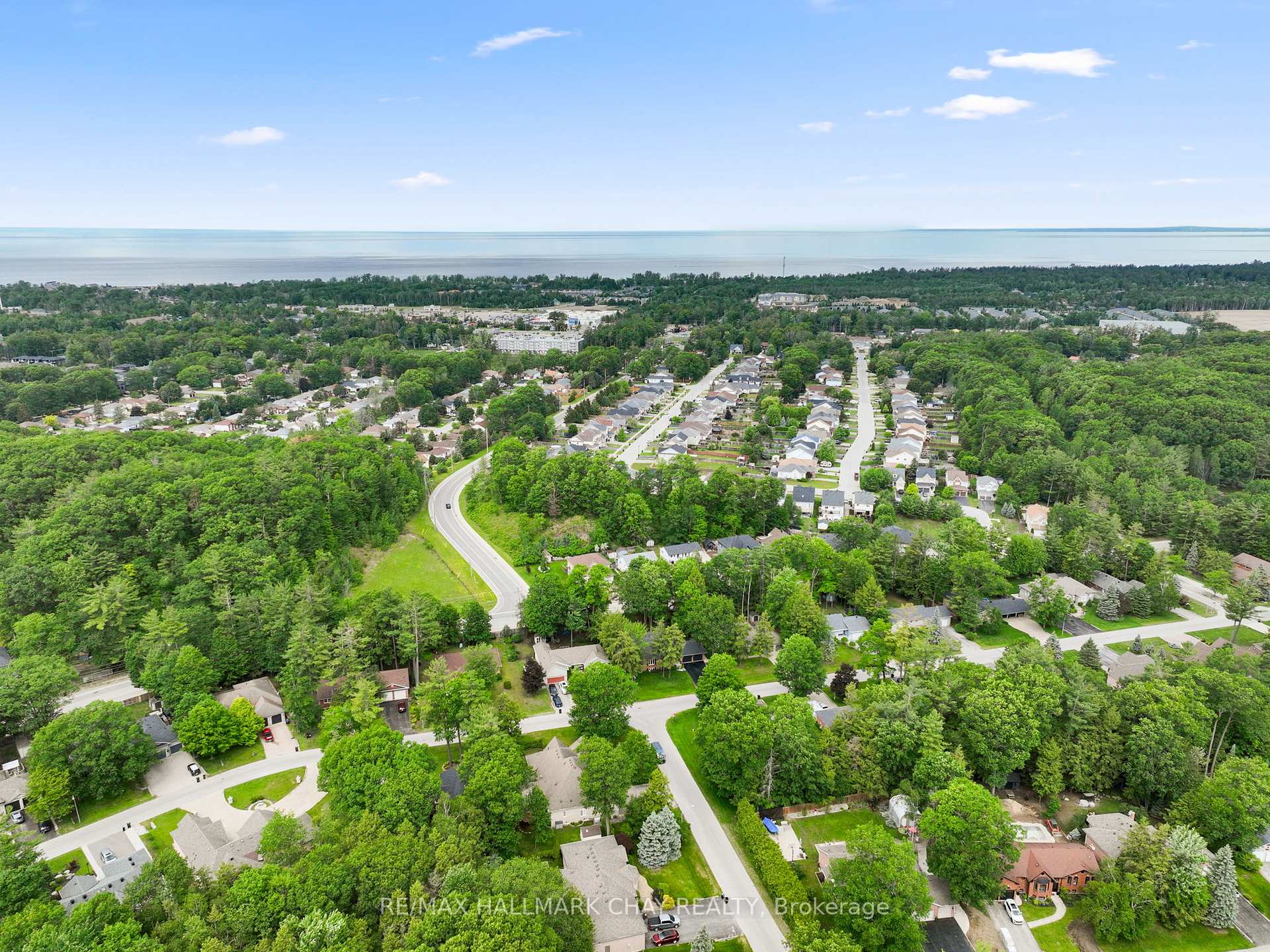 Photo 47 of 20 Downer Crescent, Wasaga Beach — HOMEH