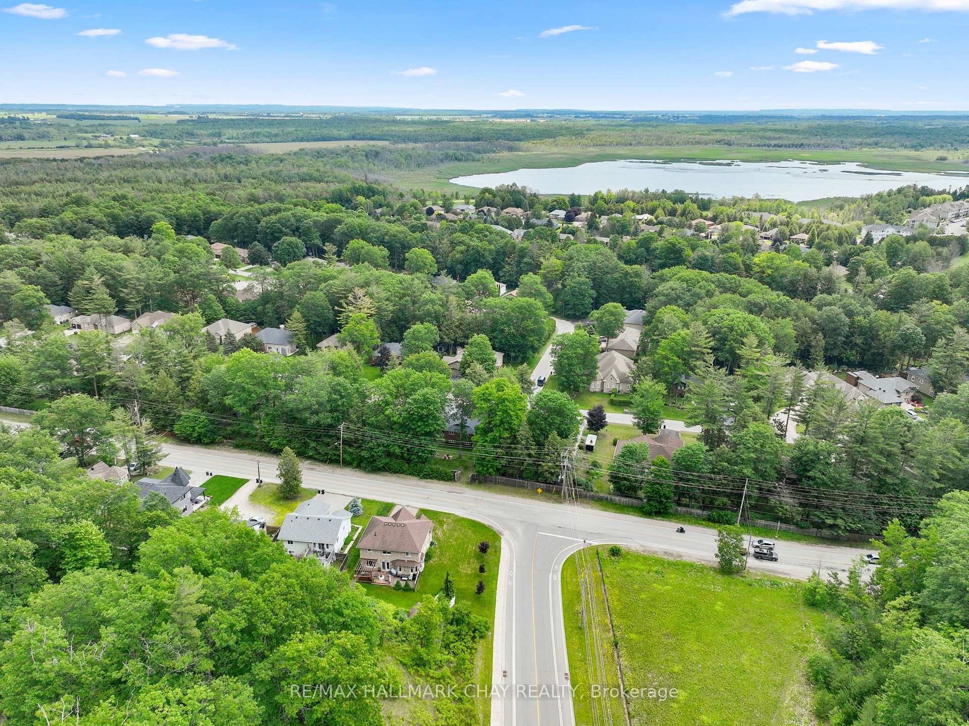 Photo 49 of 20 Downer Crescent, Wasaga Beach — HOMEH