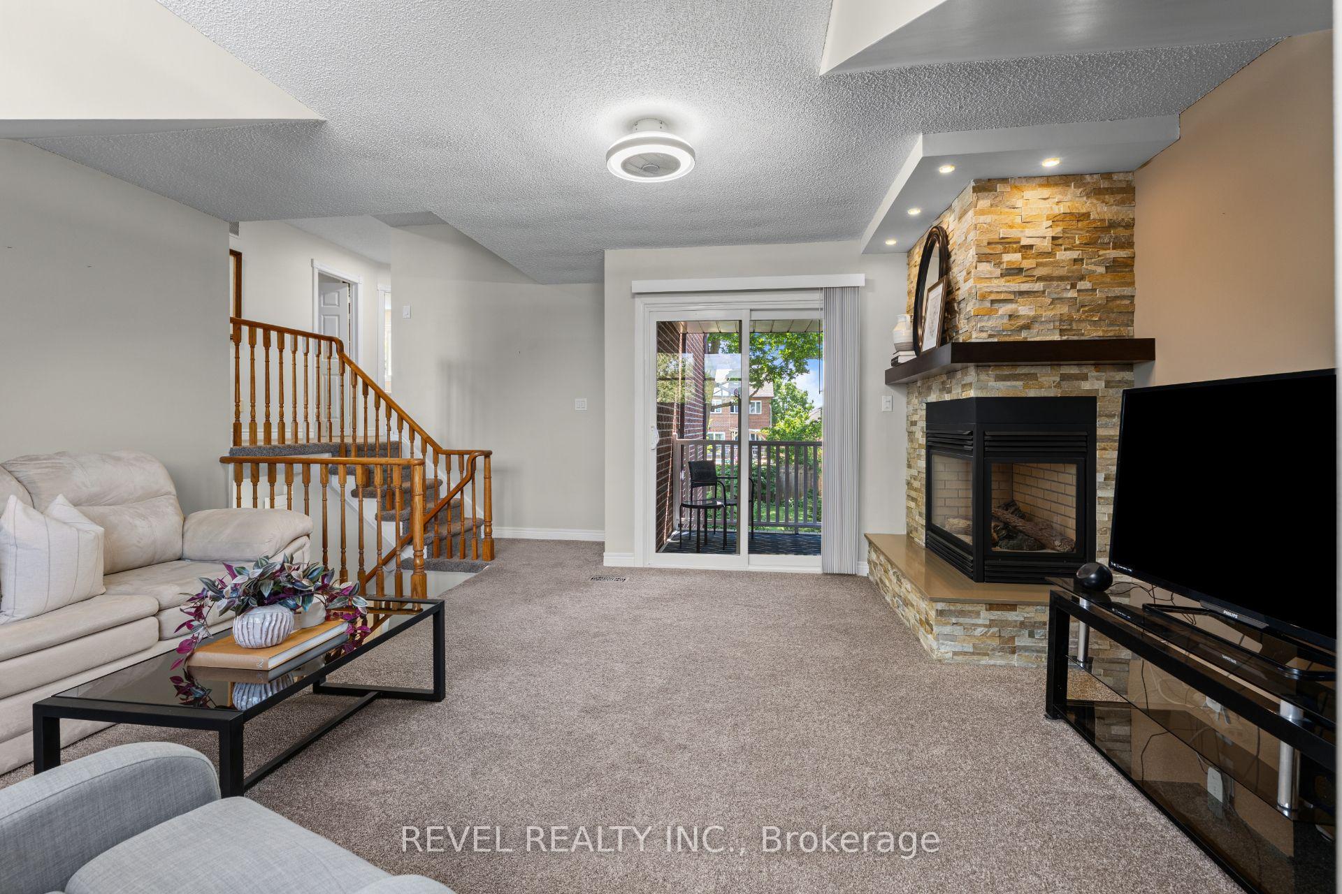 Photo 18 of 1610 Heathside Crescent, Pickering, Liverpool — HOMEH