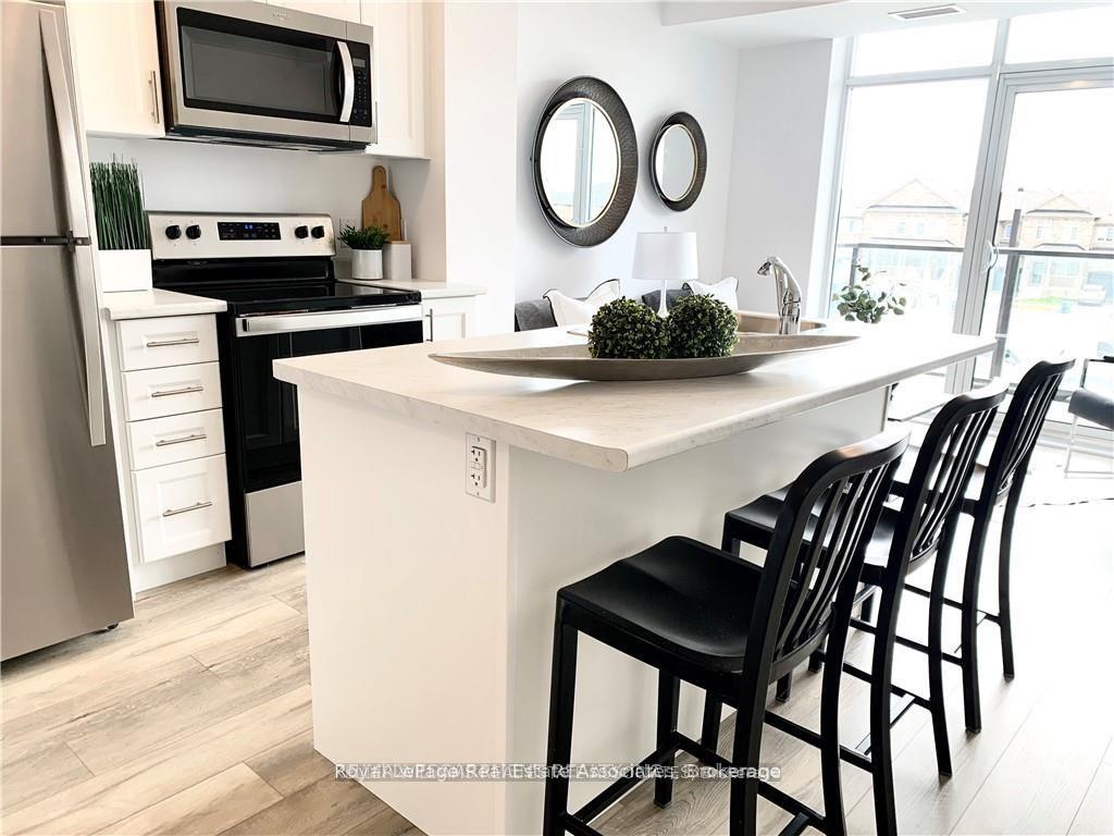 Photo 3 of Unit 215, 460 Dundas Street E, Hamilton, Waterdown — HOMEH