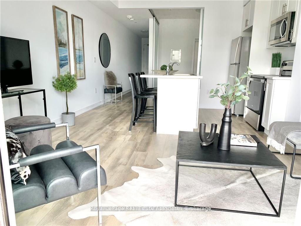 Photo 5 of Unit 215, 460 Dundas Street E, Hamilton, Waterdown — HOMEH