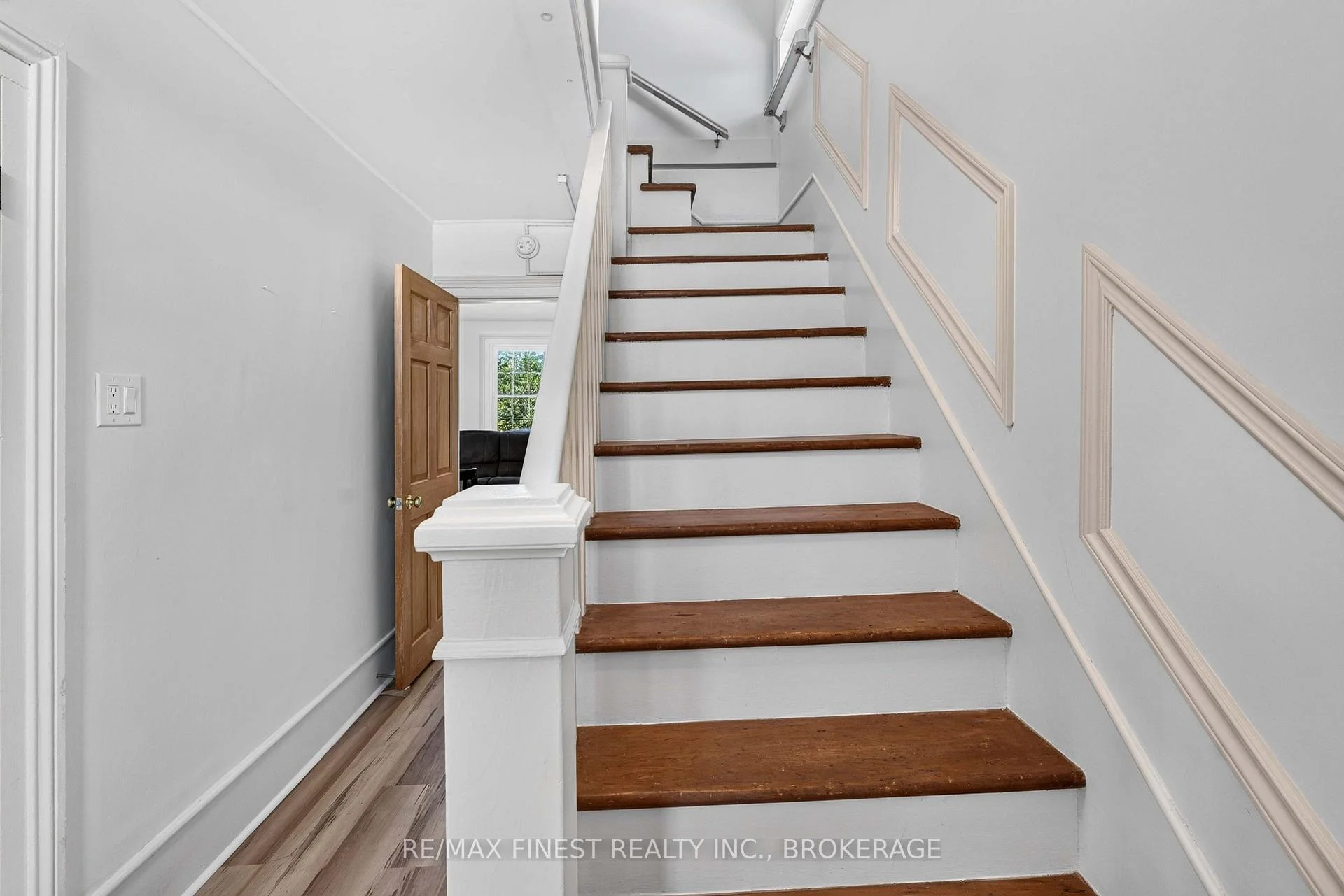 Photo 61 of 1069 Sunnyside Road, Kingston, City North of 401 — HOMEH