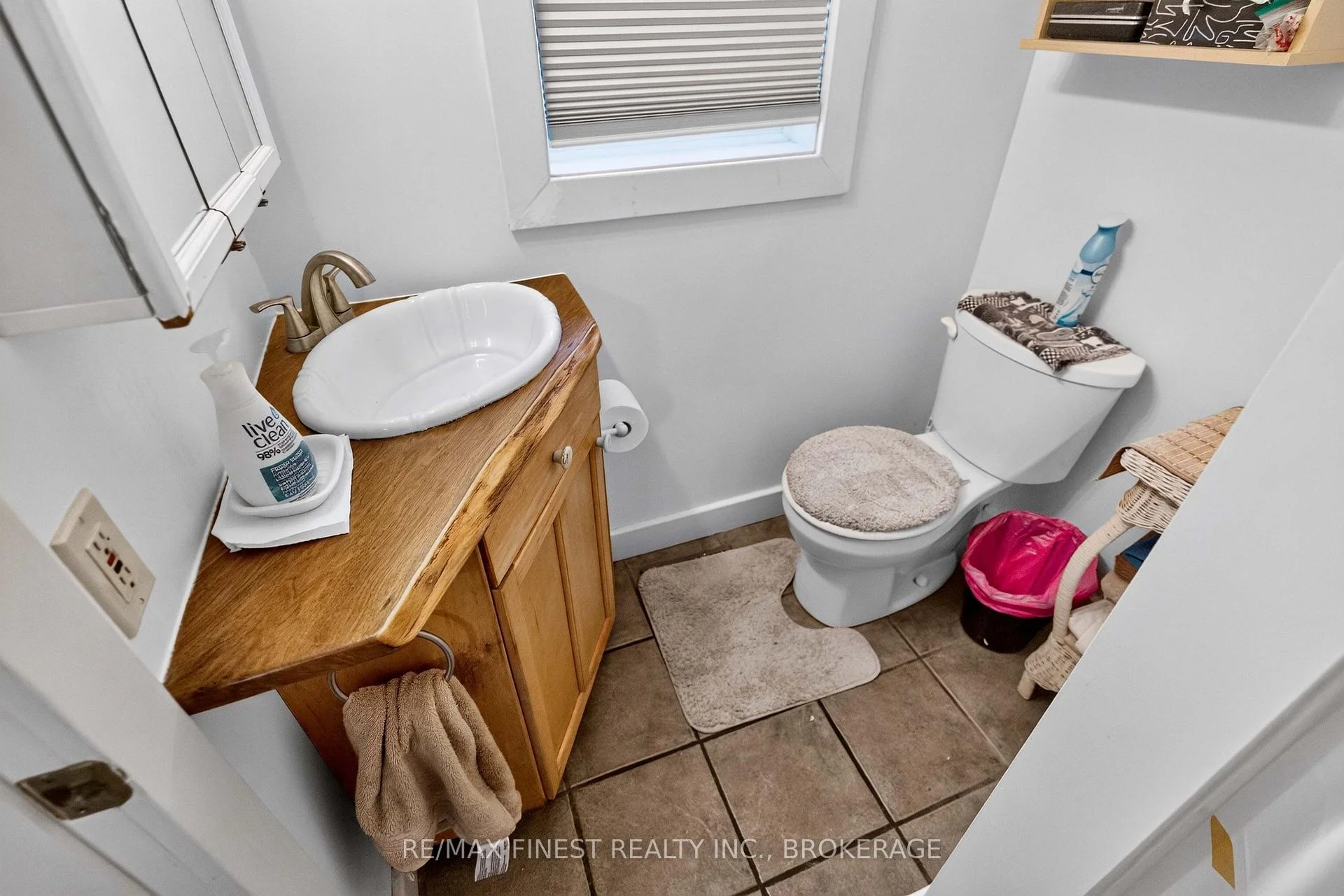 Photo 62 of 1069 Sunnyside Road, Kingston, City North of 401 — HOMEH