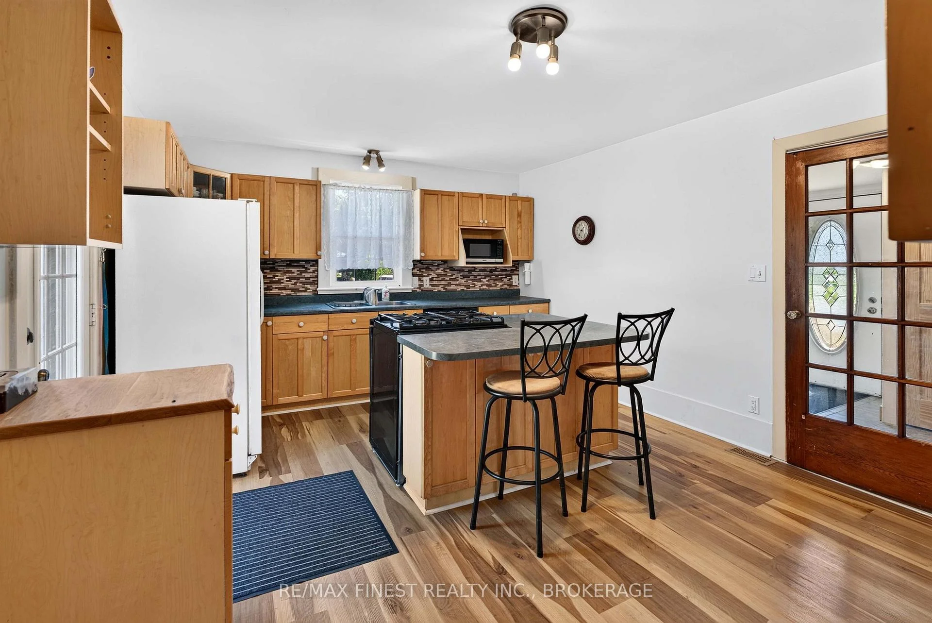 Photo 64 of 1069 Sunnyside Road, Kingston, City North of 401 — HOMEH