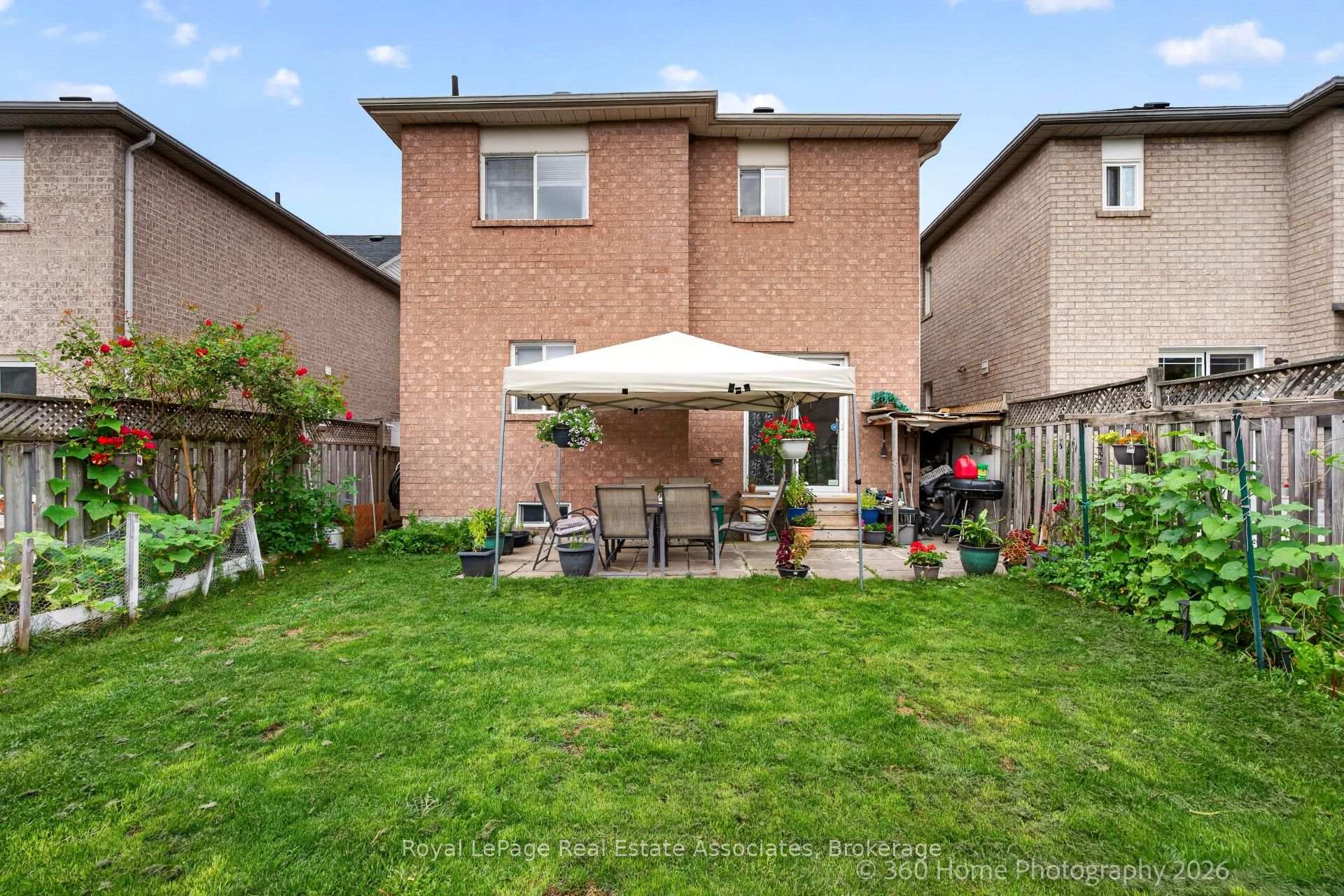 Photo 15 of 43 Hillsburgh Drive, Brampton, Fletcher's Meadow — HOMEH